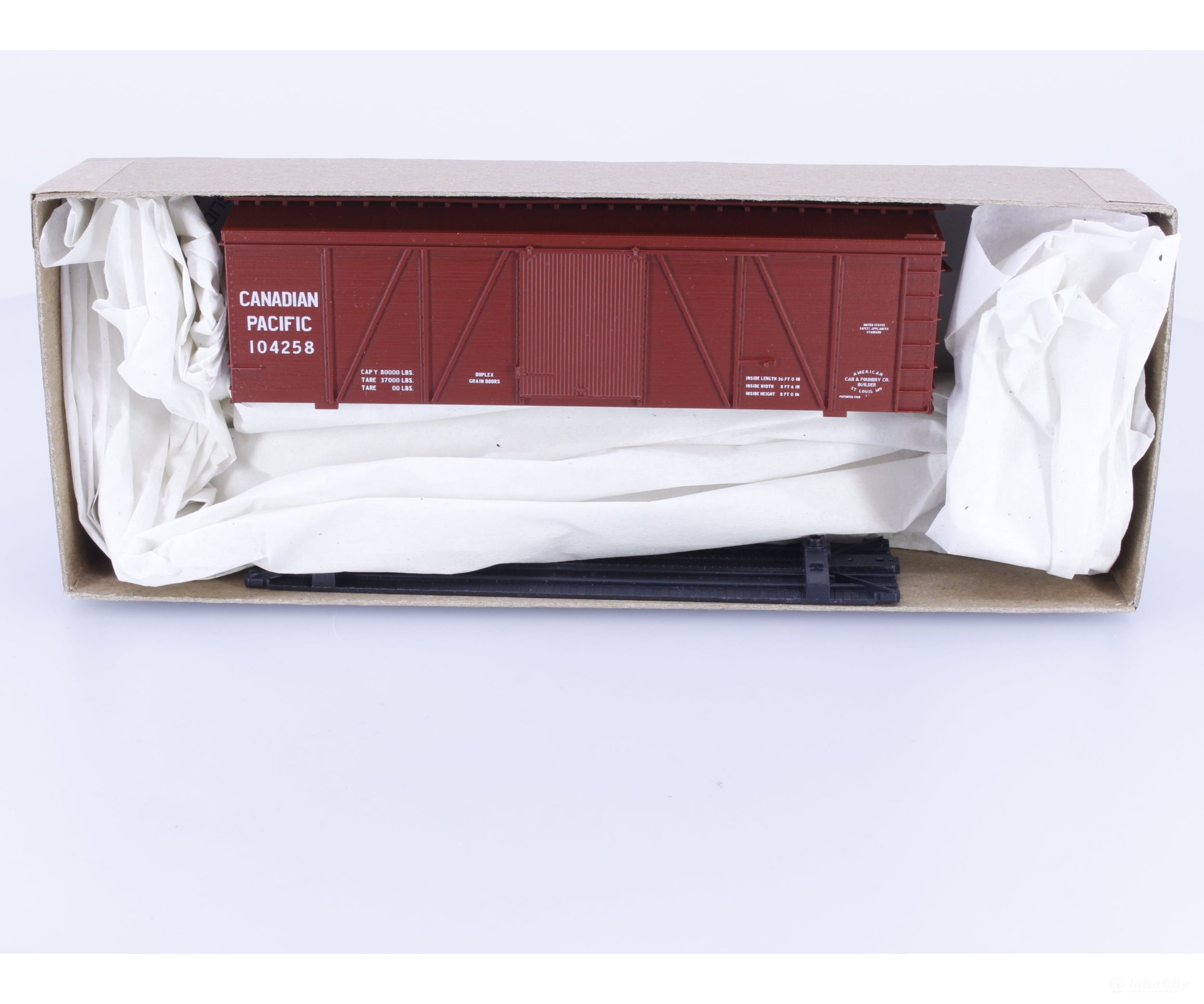 Accurail 1184 HO 36’ Fowler Boxcar Kit Canadian Pacific (CP) 104258 - Freight Cars
