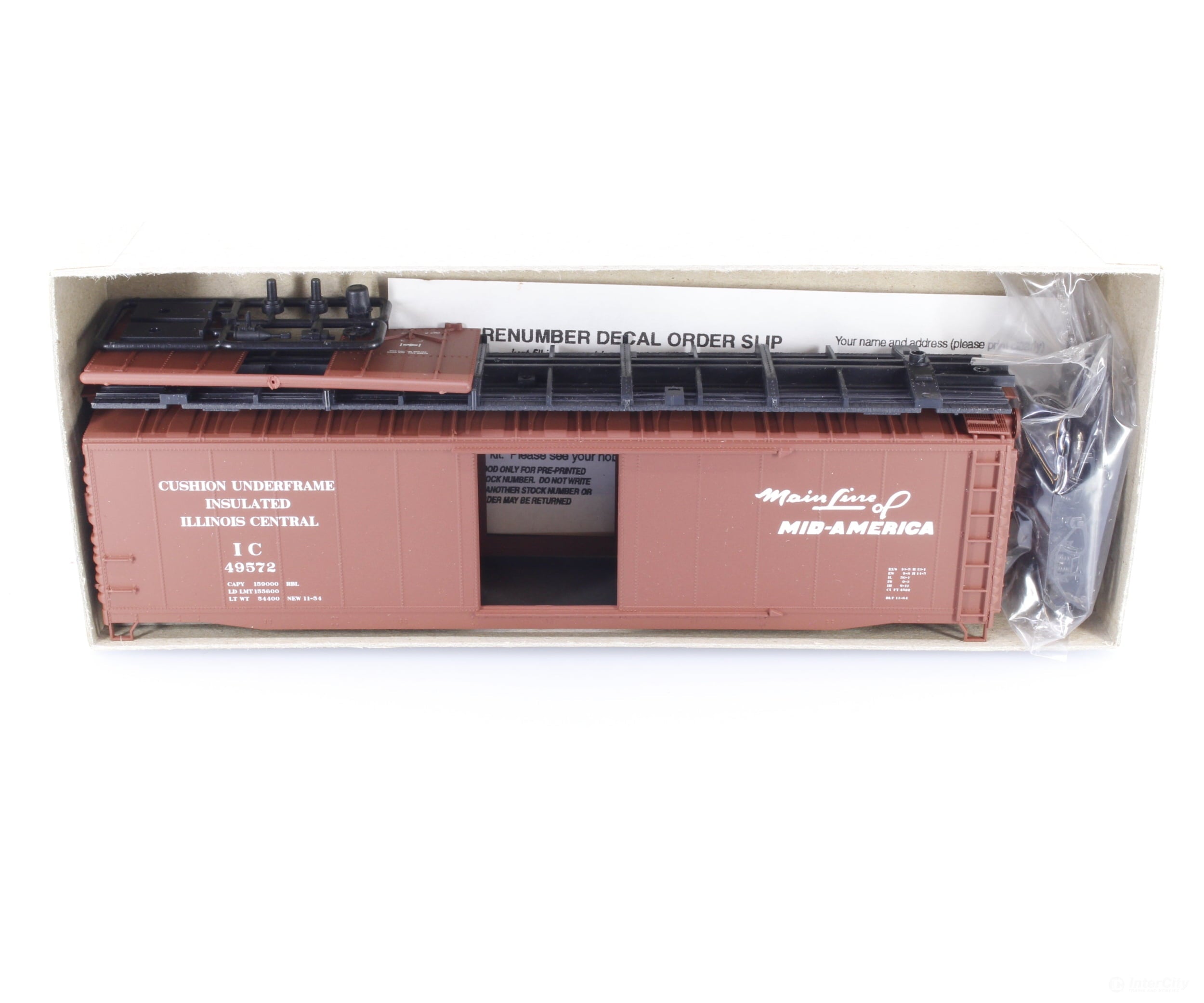 Accurail 5114 HO 50’ Plug Door Box Car Illinois Central (IC) 49572 Freight Cars
