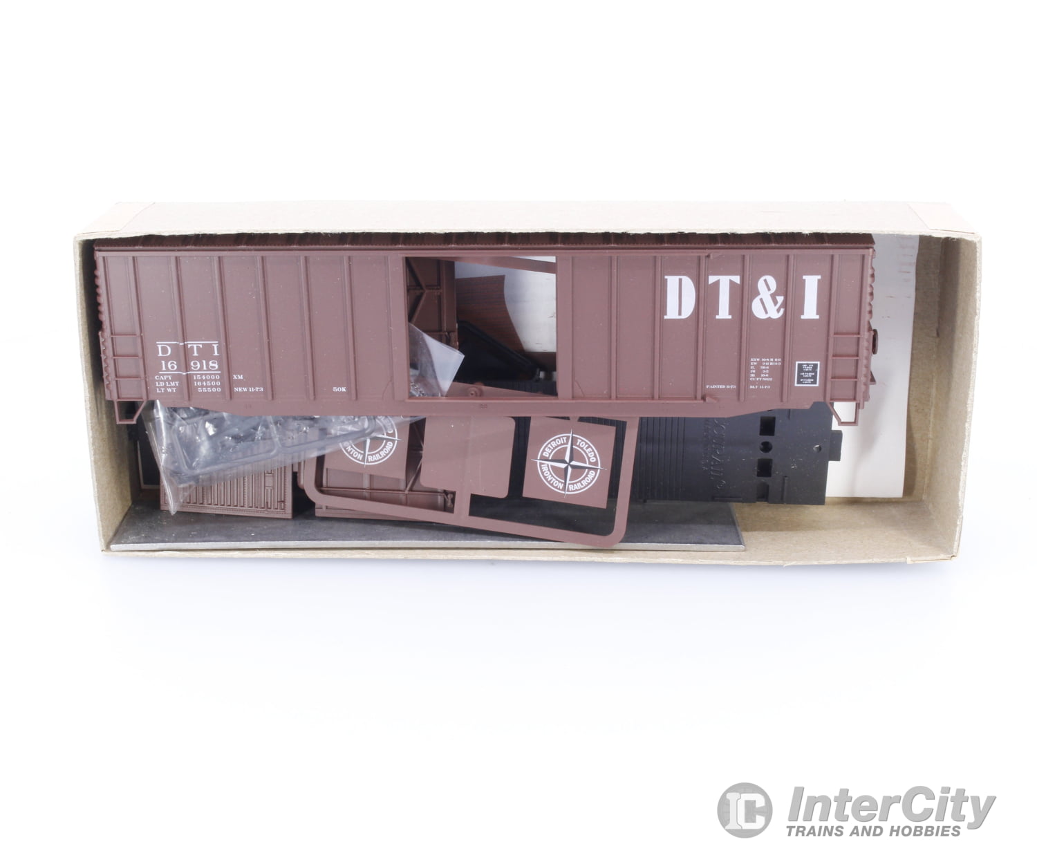 Accurail 5647 HO 50’ Ext. Post. Boxcar Detroit Toledo and Ironton (DTI) 16918 Freight Cars