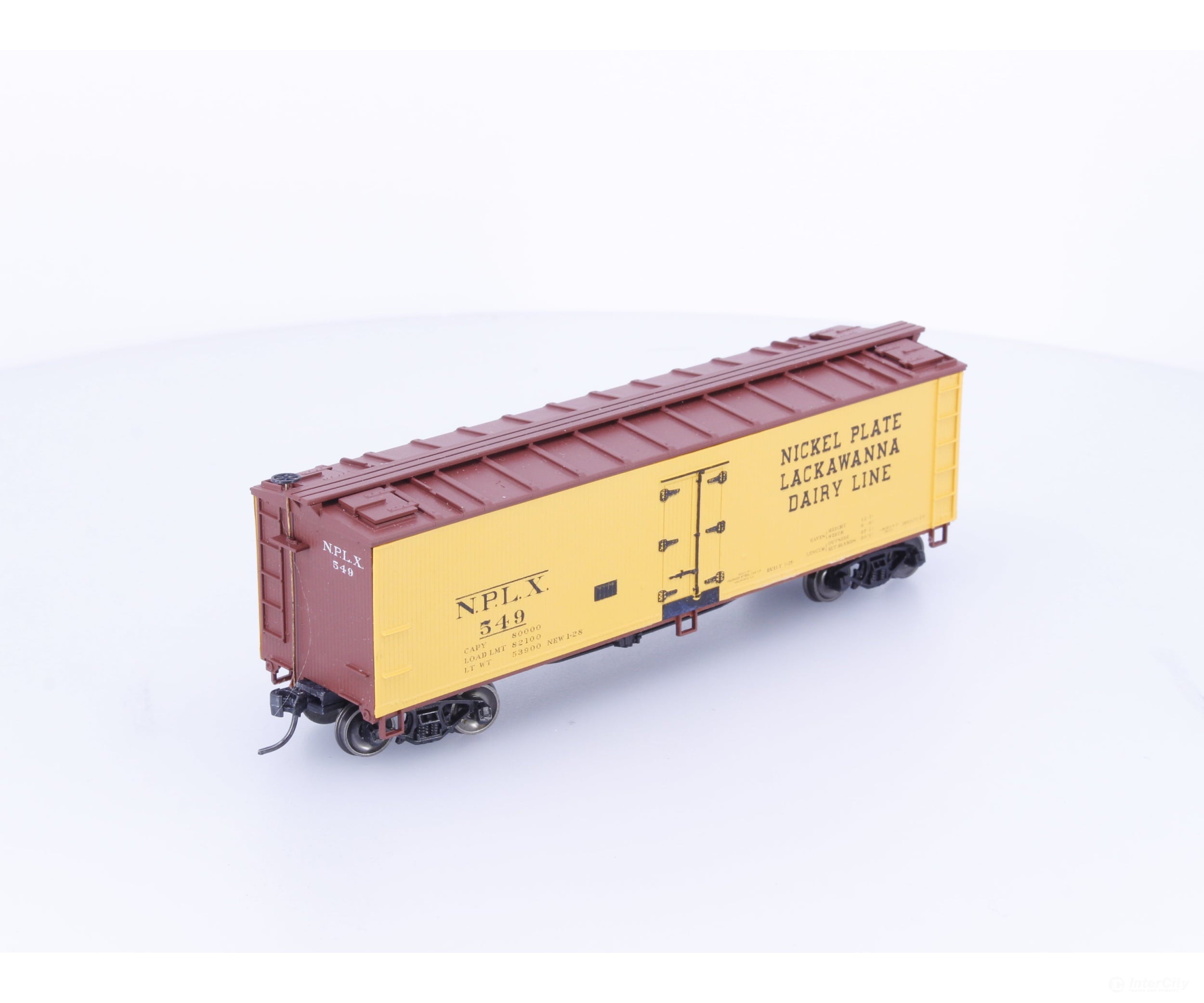 Accurail 8156NKP HO 40’ Wood Refrigerator Car Nickel Plate Road (NKP) 549 - Freight Cars
