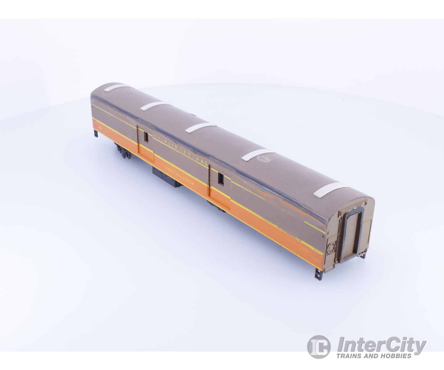 AHM Minitrains 1930 HO Smoothside Baggage Car Illinois Central (IC) LakeMichigan1901 Passenger Cars