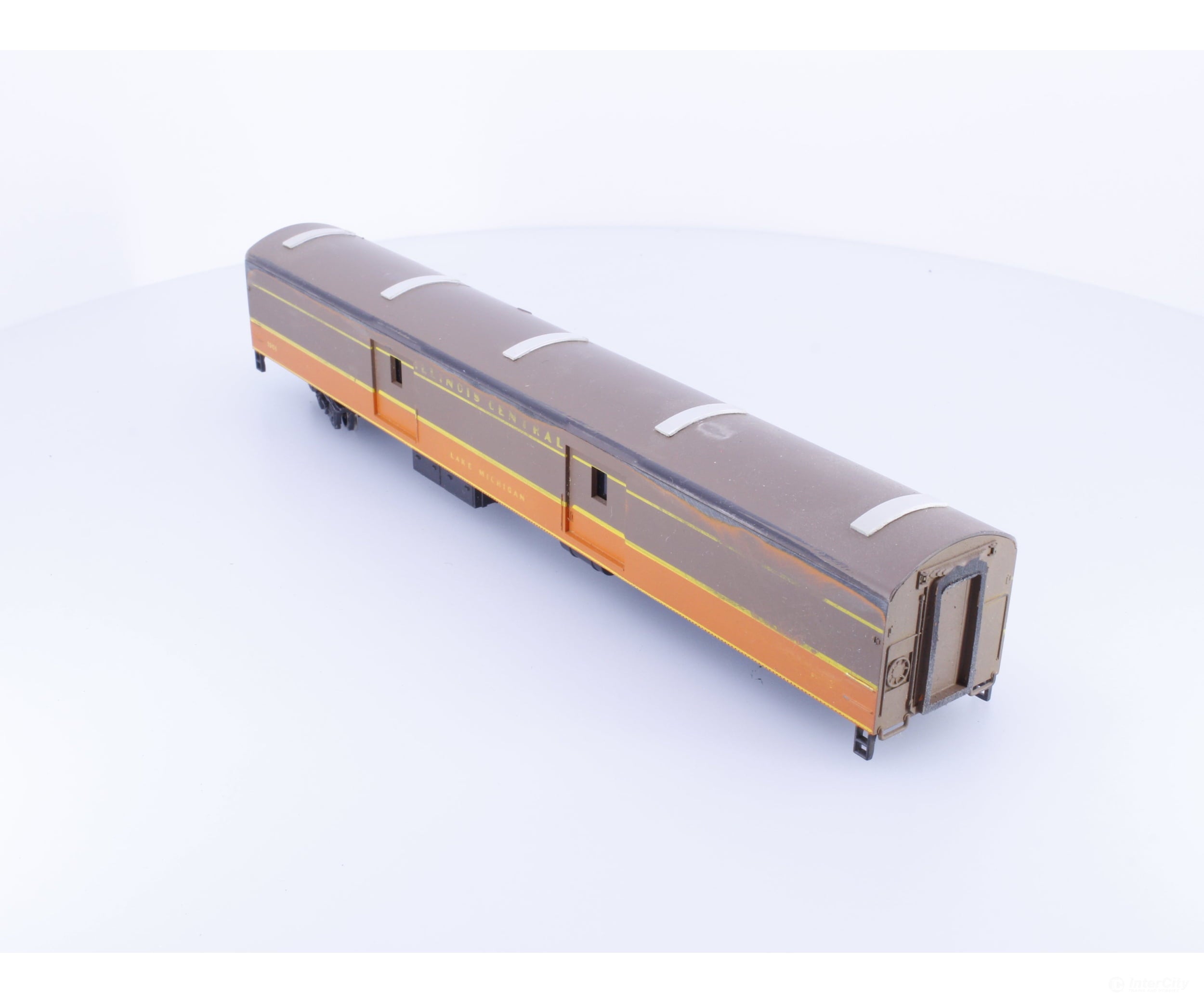 AHM Minitrains 1930 HO Smoothside Baggage Car Illinois Central (IC) LakeMichigan1901 Passenger Cars