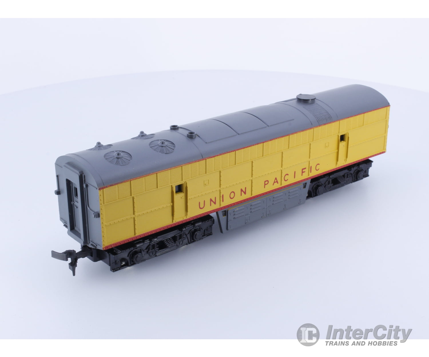 Ahm Minitrains 7034 Ho Fairbanks Morse C-Liner B Unit Dummy Union Pacific (Up) Analog Dc (B)