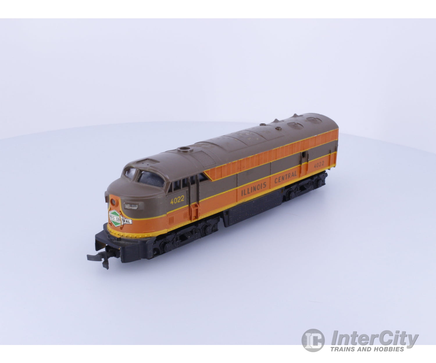 AHM Minitrains IC4022 HO Fairbanks Morse C-Liner A unit Illinois Central (IC) 4022 Analog DC Locomotives