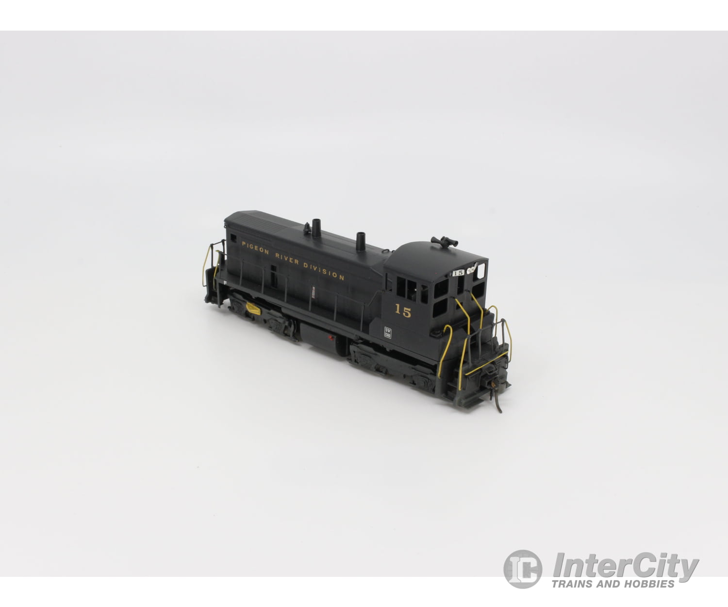 Alco Models D-151 Ho Emd Sw-1500 Locomotive (Painted As Pigeon River Division) 15 Analog Dc