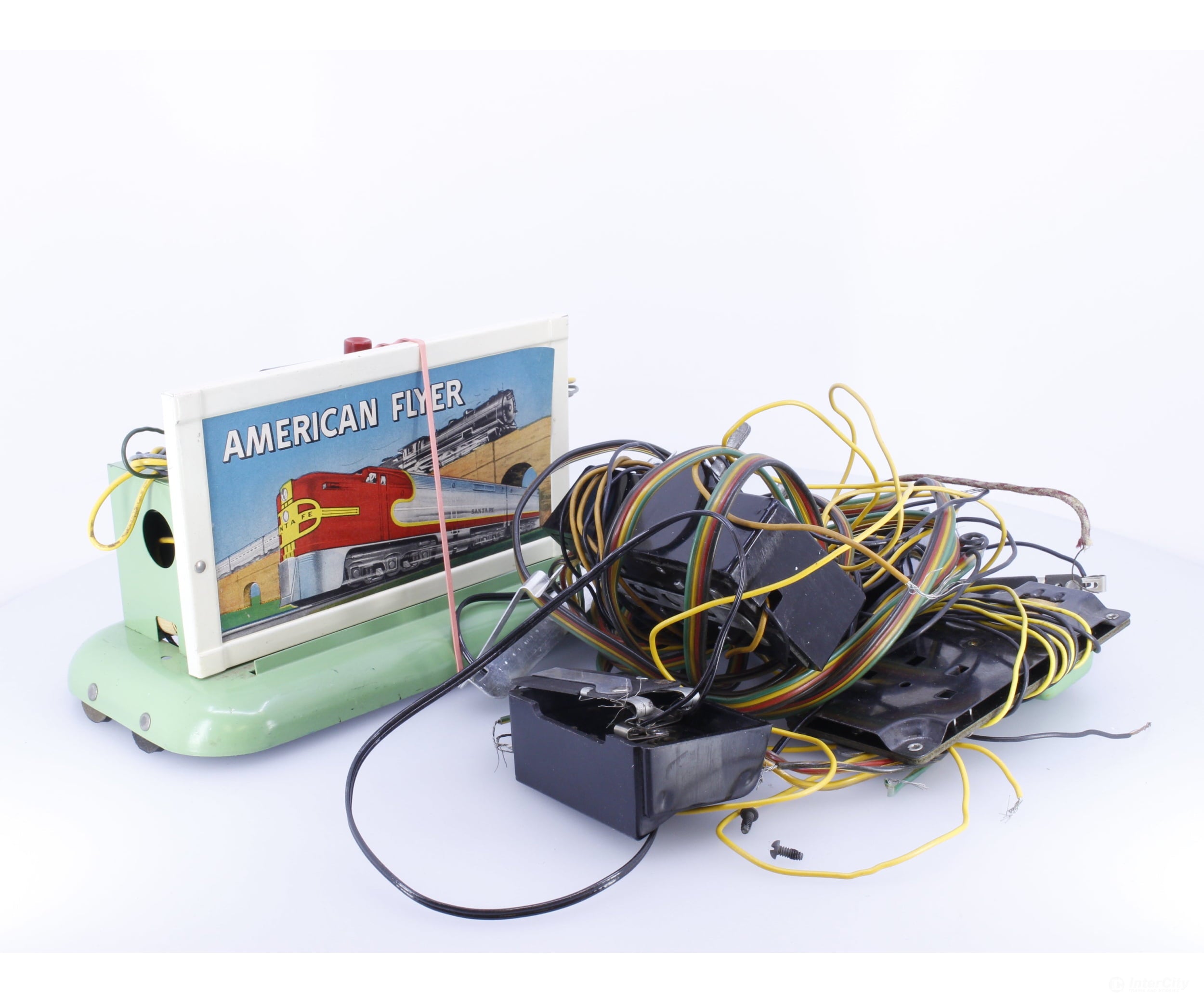 American Flyer Trains 566 S Steam Whistling Billboard with Extra Pieces - Track Accessories