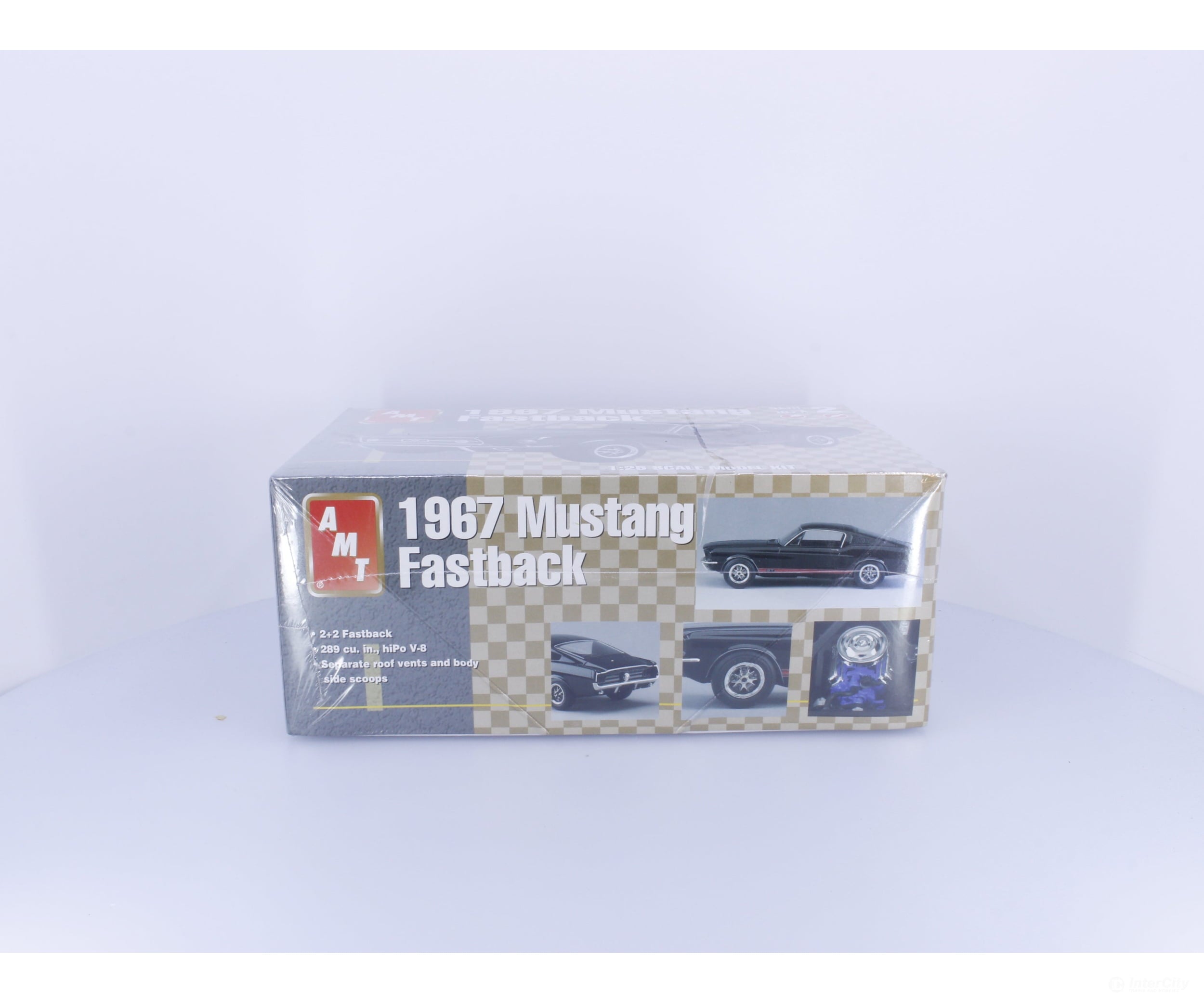 AMT 31635 G 1967 Ford Mustang Fastback Plastic Model Kit 1/25 Cars & Trucks