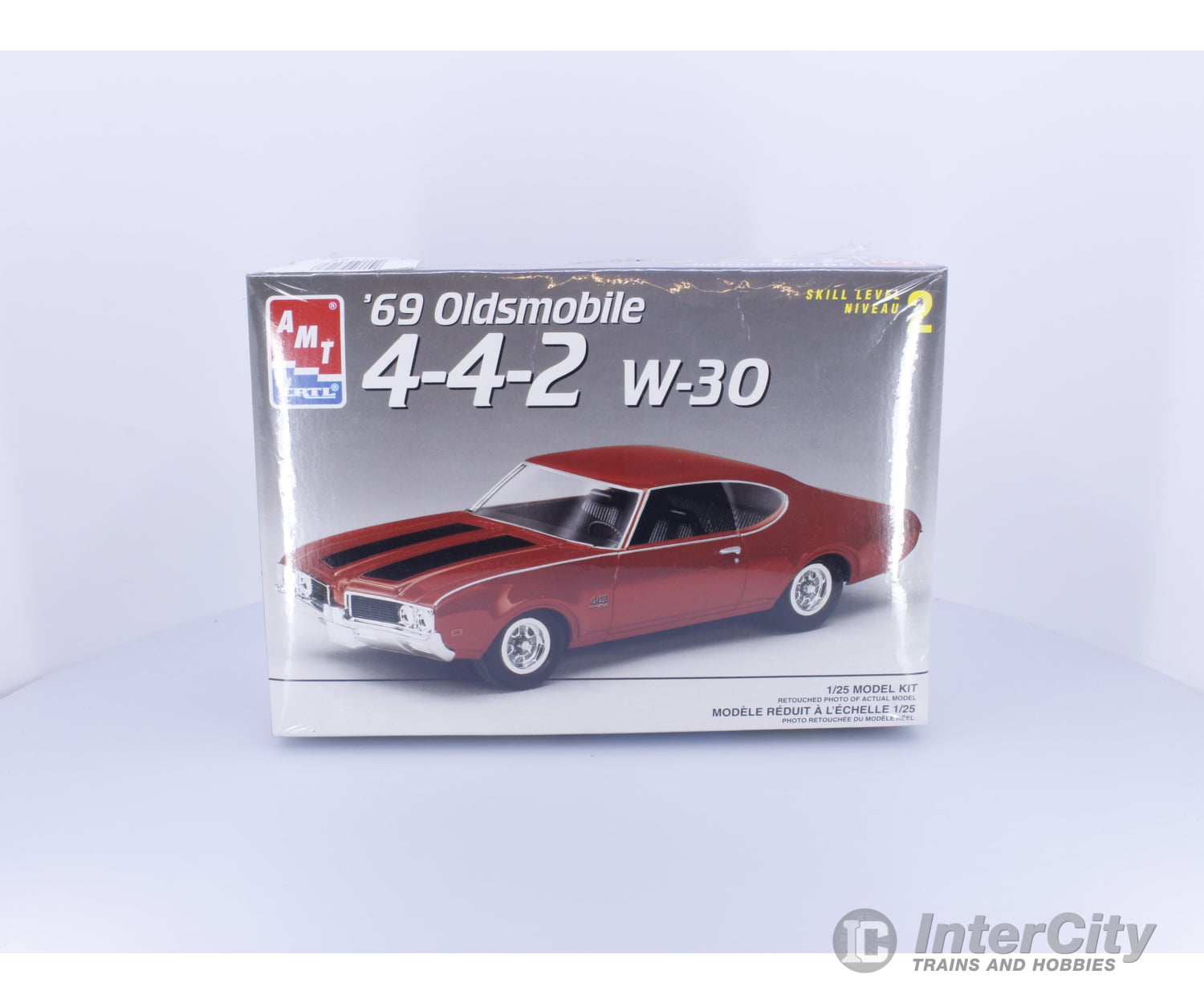 AMT 8232 G 1969 Oldsmobile 4-4-2 W-30 Plastic Model Kit 1/25 Plastic Car Model Kits