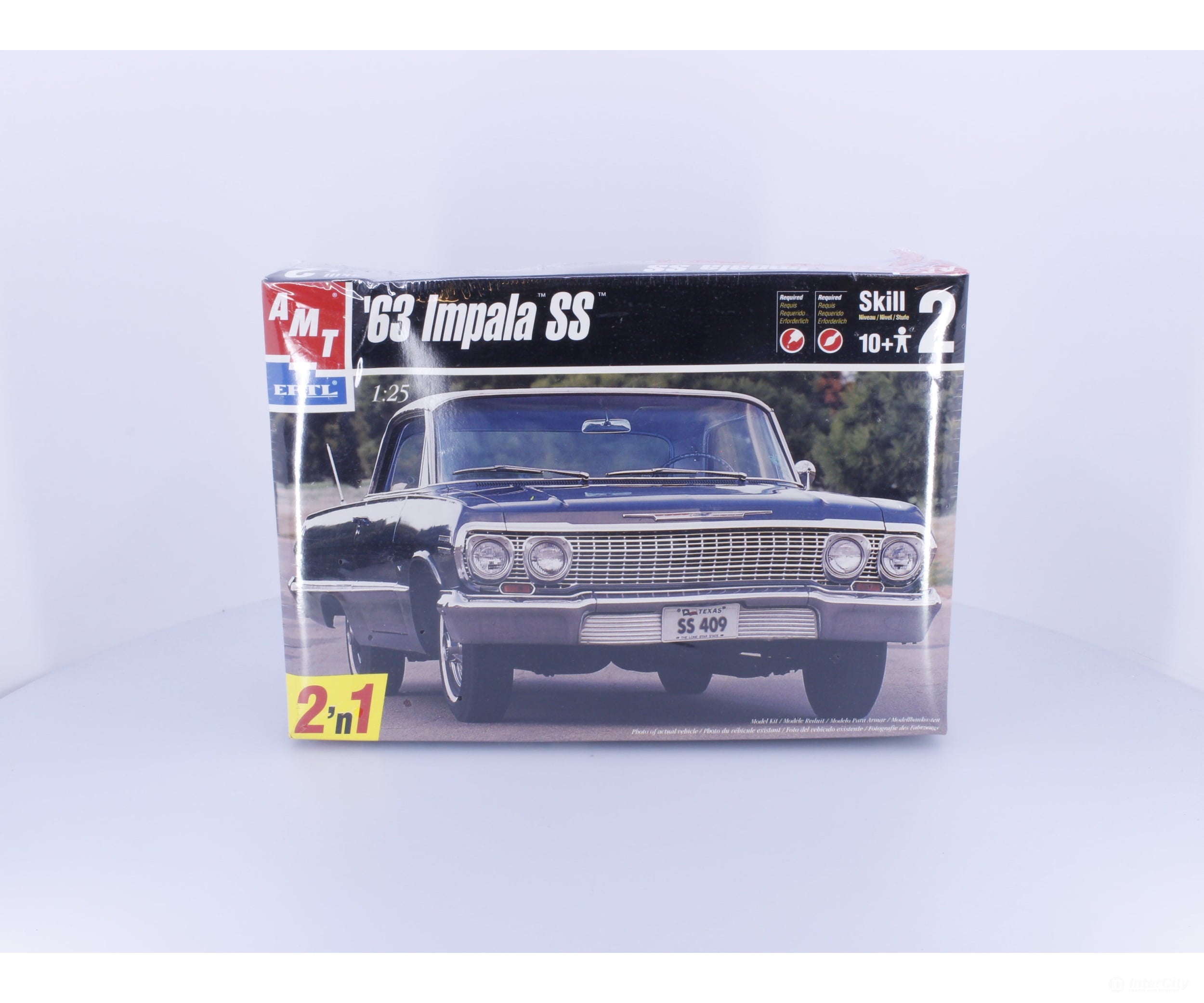 AMT 8321 G 1963 Chevrolet Impala SS Plastic Model Kit 1/25 (#2) Plastic Car Model Kits