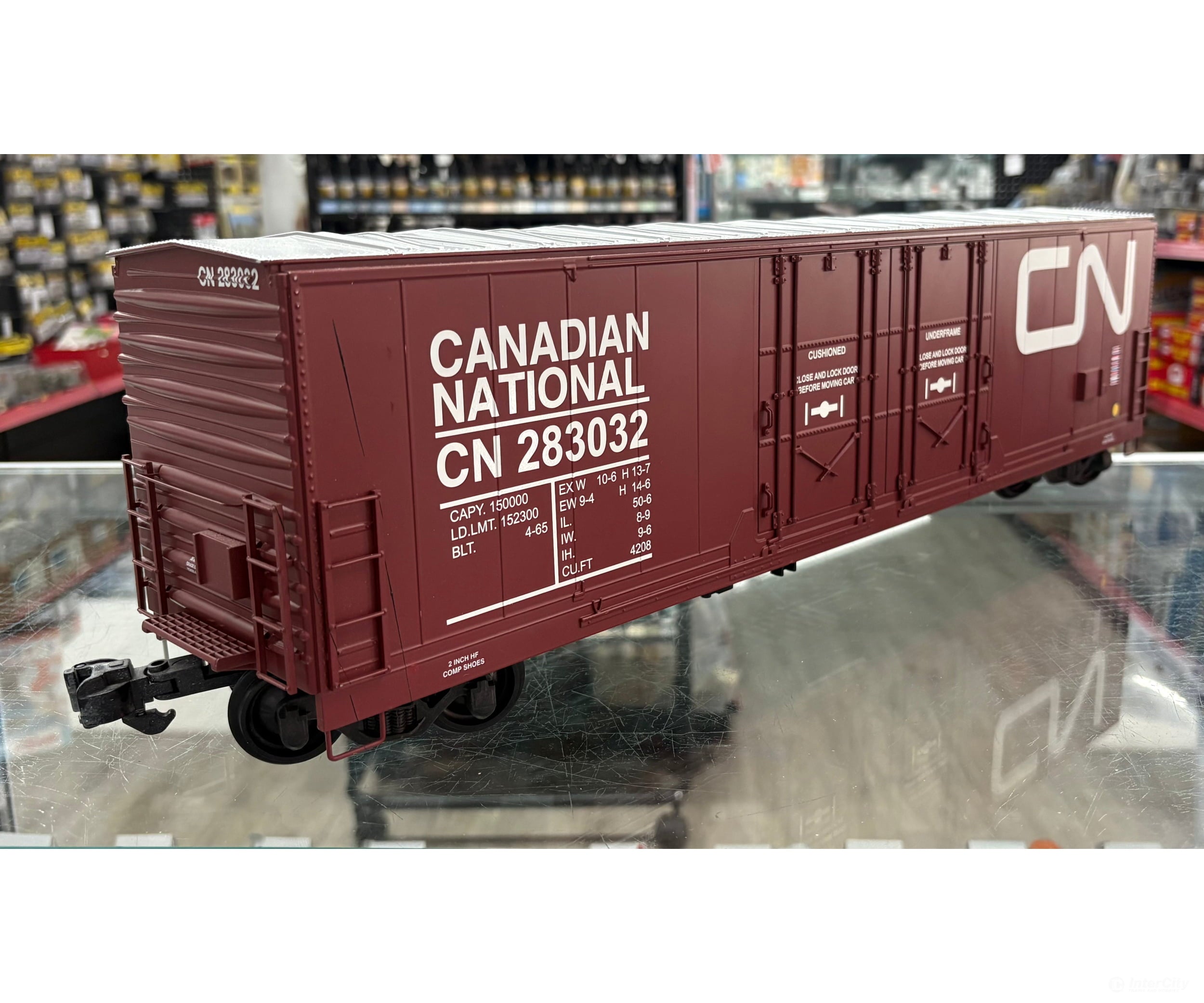 Aristo Craft 555700 G 50’ Double Door Apple Boxcar Canadian National (CN) 283032 - Freight Cars
