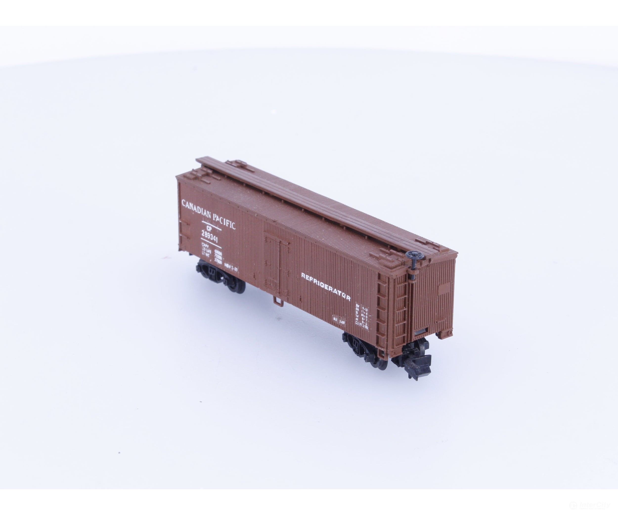 Arnold 0483A N 40’ Refrigerator Boxcar Canadian Pacific (CP) 289341 Freight Cars