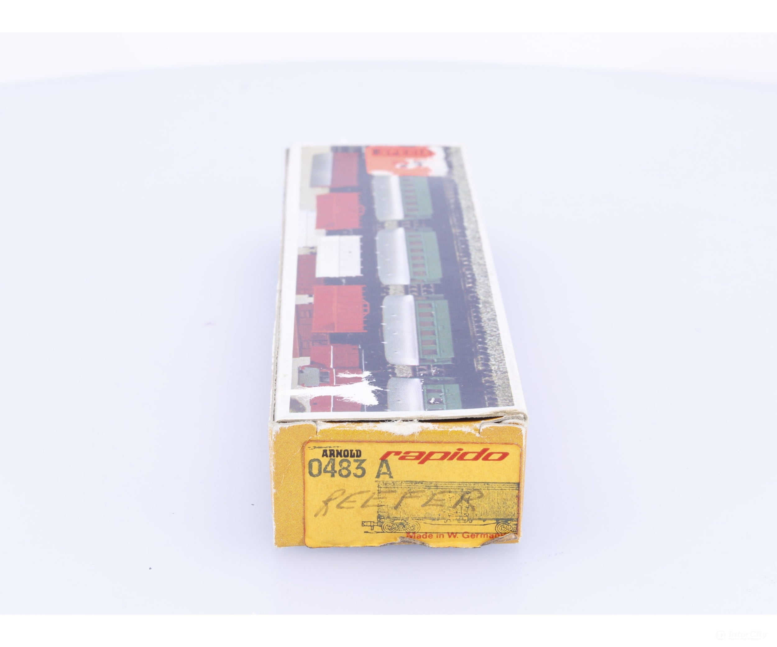 Arnold 0483A N 40’ Refrigerator Boxcar Canadian Pacific (CP) 289341 Freight Cars