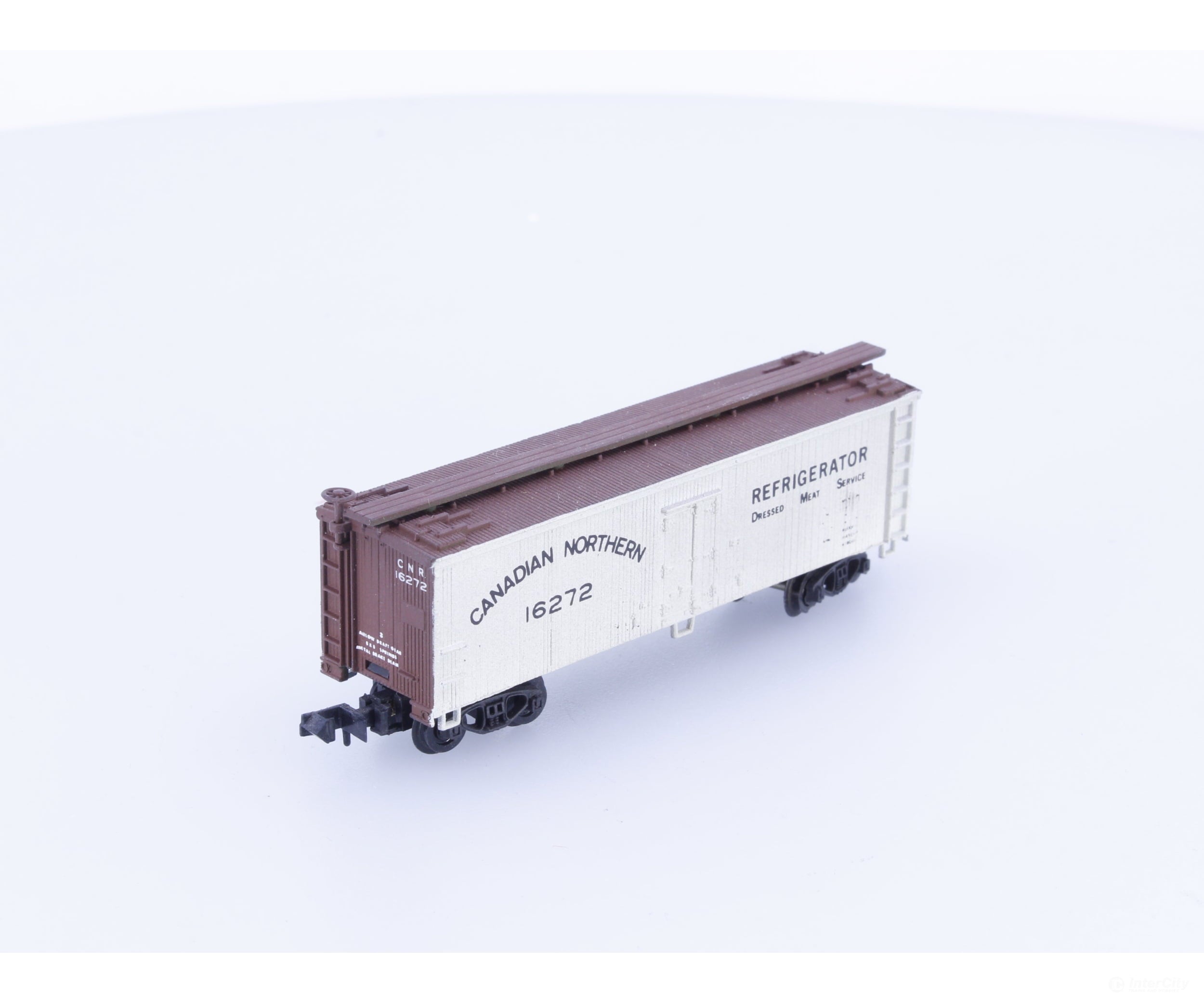 Arnold 16272 N 40’ Refrigerator Boxcar Canadian Northern 16272 Freight Cars