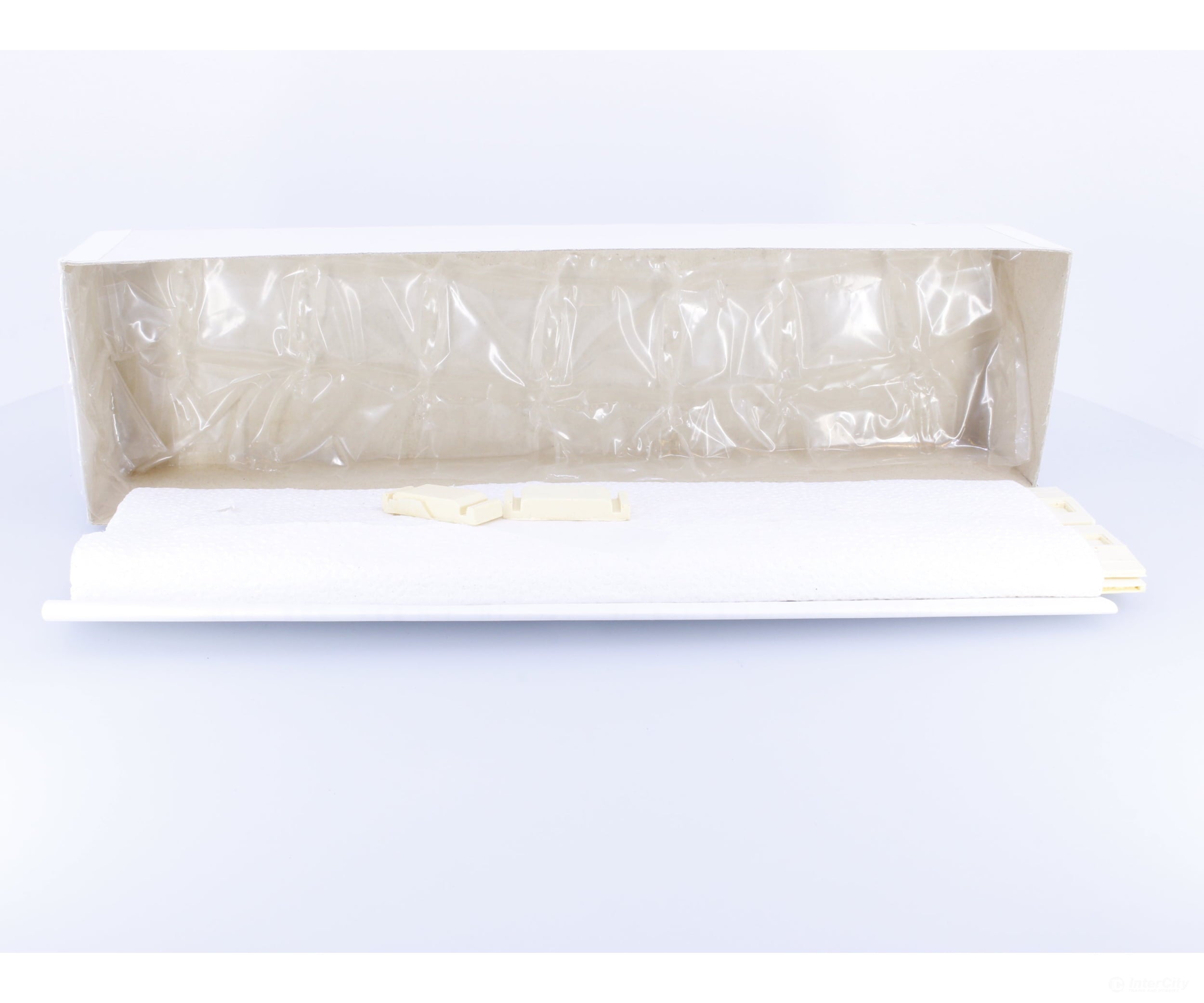 Associated Model Makers 87-001 HO LRC Coach Kit Undecorated Passenger Cars