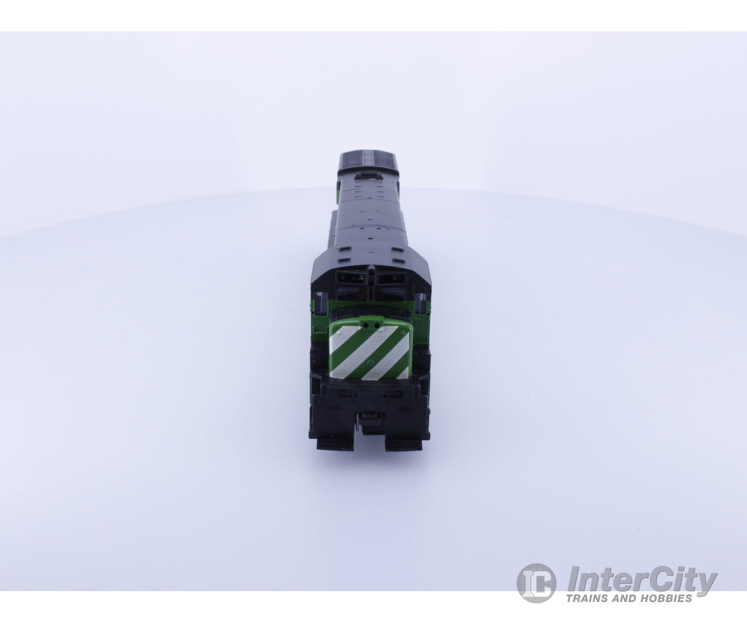 Athearn 03464 HO U30C Burlington Northern (BN) 5323 Analog DC Locomotives