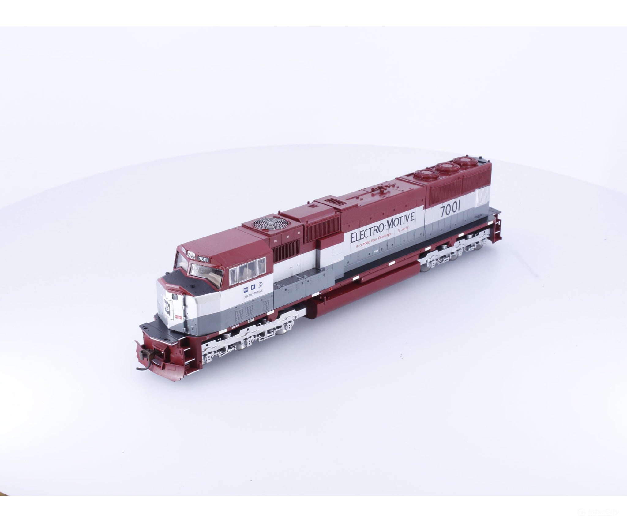 Athearn 0G6117 HO SD70M Diesel Locomotive EMD Demonstrator (EMD) 7001 DCC Ready - Locomotives