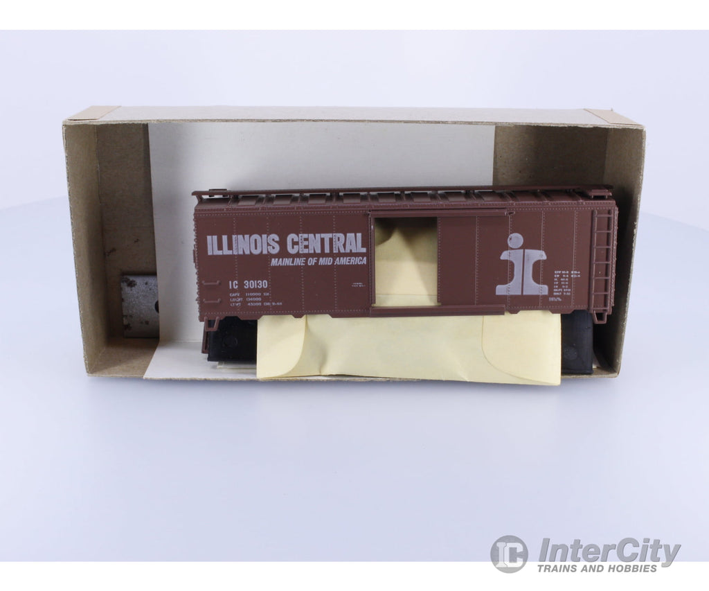 Athearn 1207 HO 40’ Box Car Kit Illinois Central (IC) 30130 Freight Cars