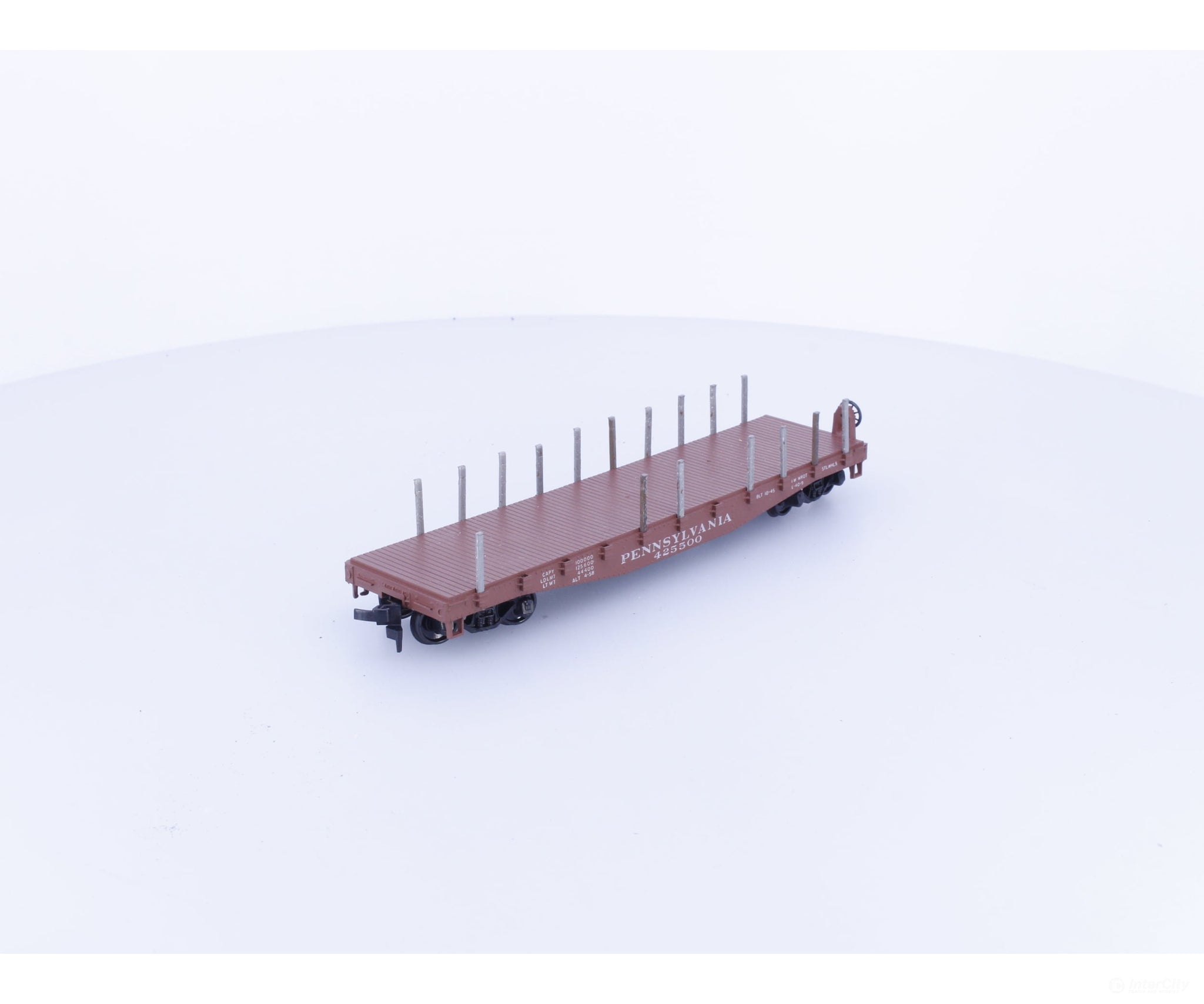 Athearn 1348 HO 40’ Flat Car with Stakes Pennsylvania (PRR) 425500 - Freight Cars