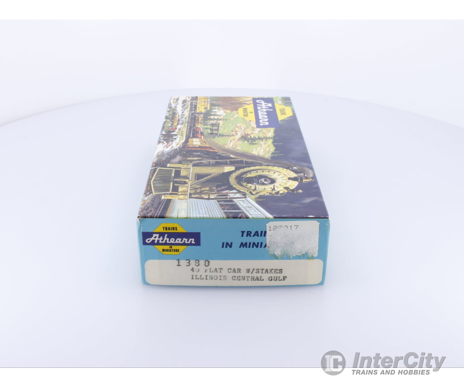 Athearn 1380 HO 40’ Flat Car with Stakes Illinois Central (IC) 905637 Freight Cars
