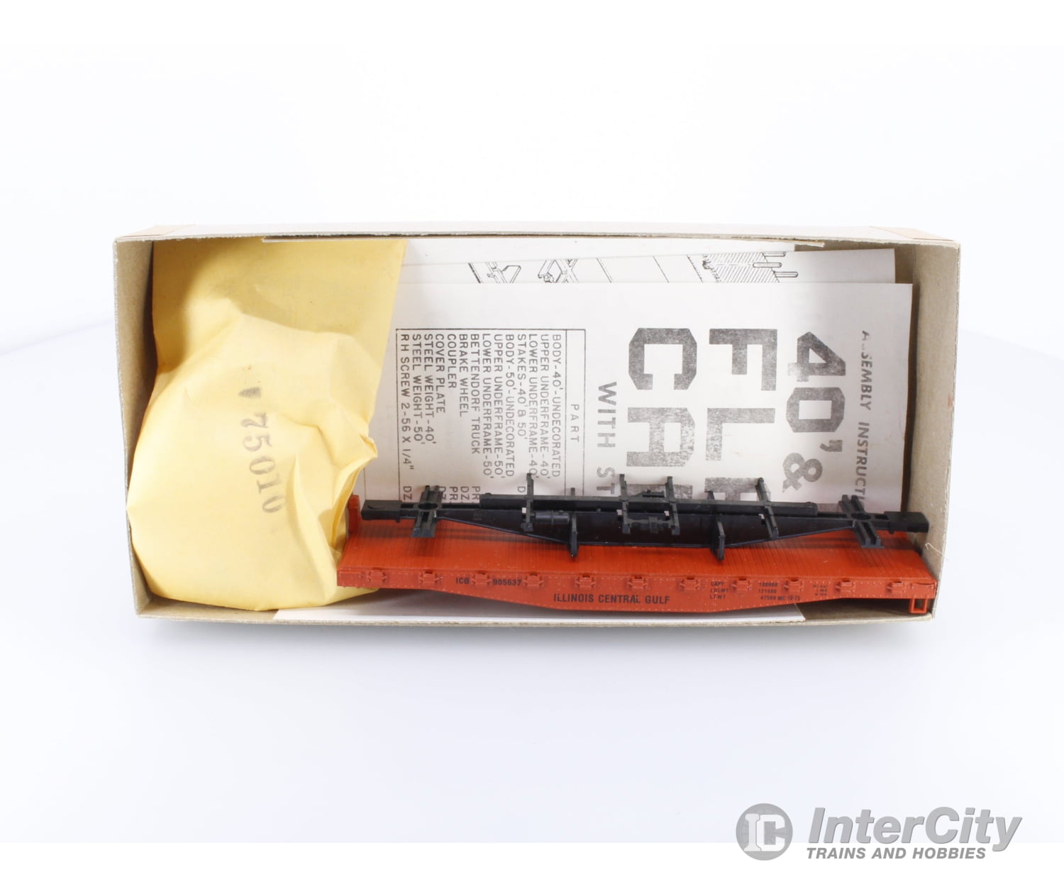 Athearn 1380 HO 40’ Flat Car with Stakes Illinois Central (IC) 905637 Freight Cars