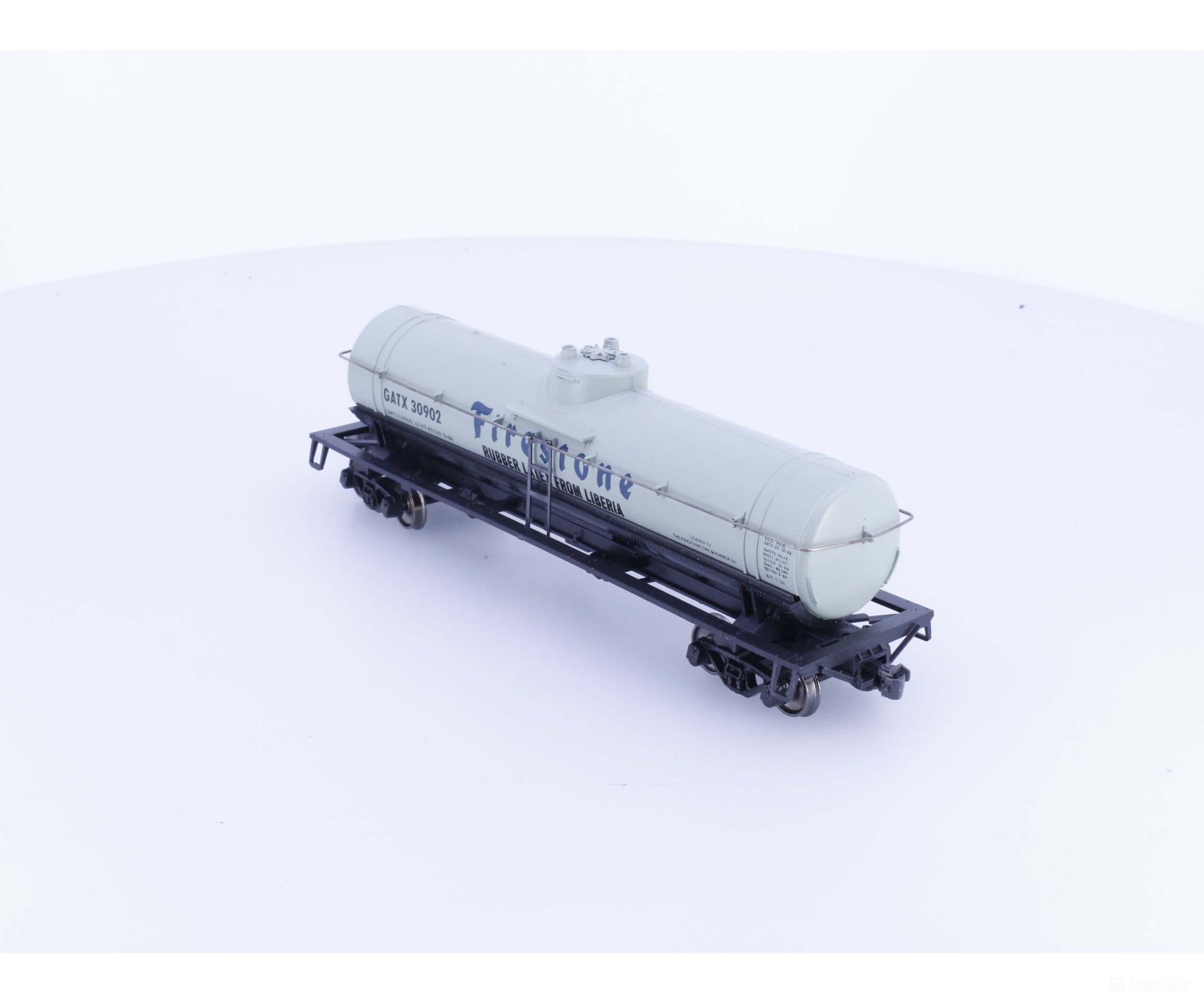 Athearn 1579 HO 40’ Single Dome Tank Car Firestone GATX Corporation (GATX) 30902 - Freight Cars