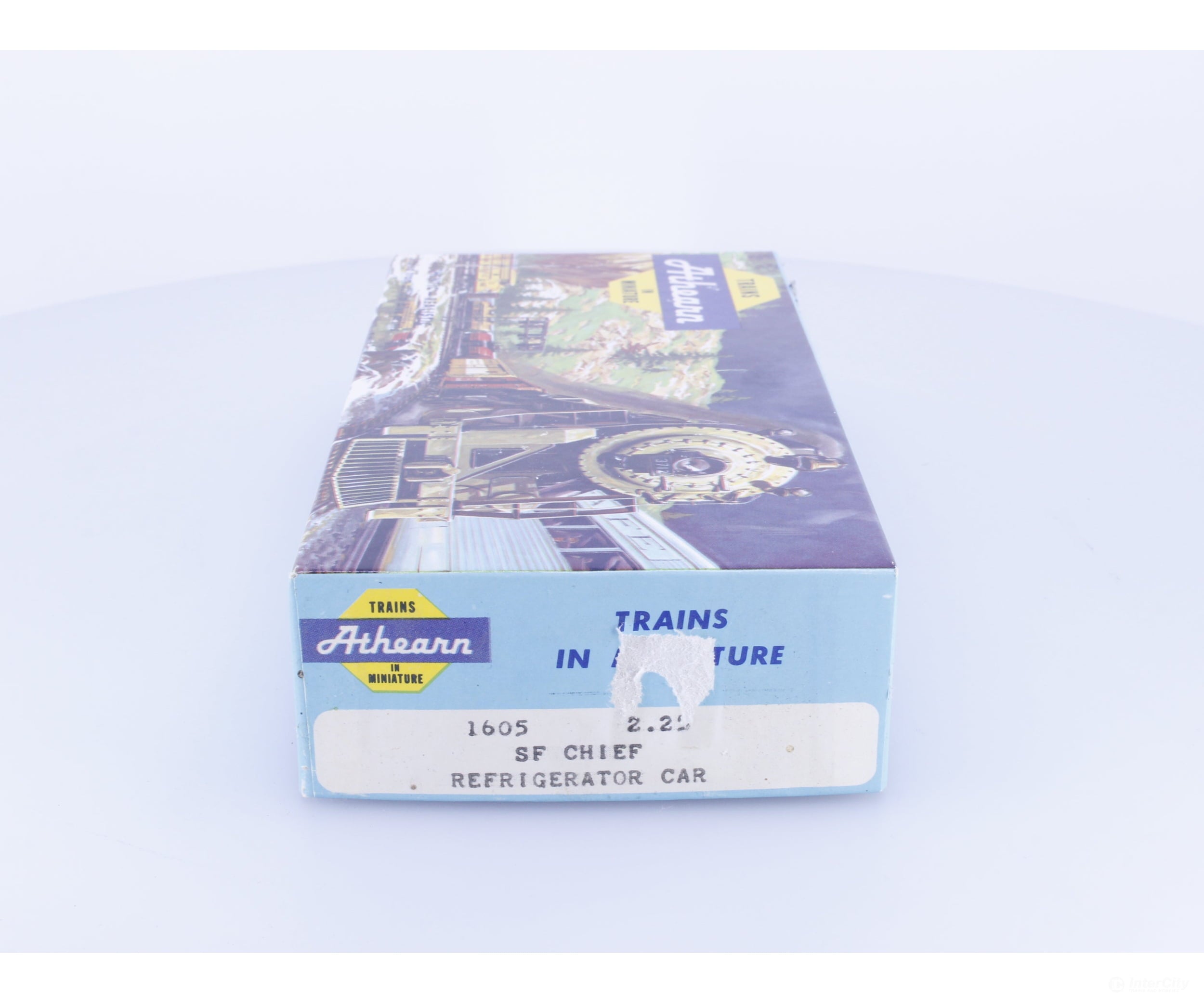 Athearn 1605 HO 40’ Single Door Boxcar (SFRD) Santa Fe (SF) 8392 - Freight Cars