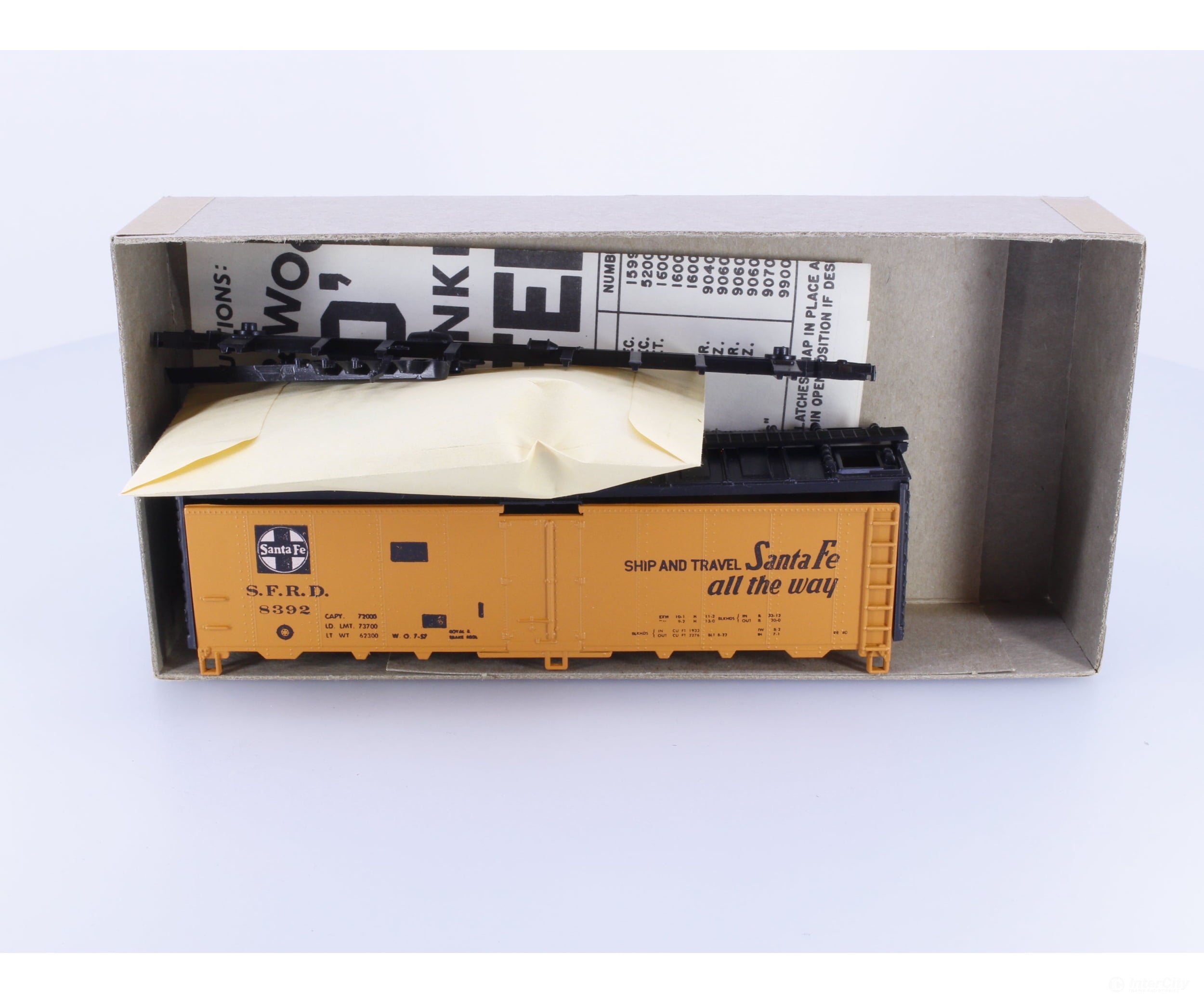 Athearn 1605 HO 40’ Single Door Boxcar (SFRD) Santa Fe (SF) 8392 - Freight Cars