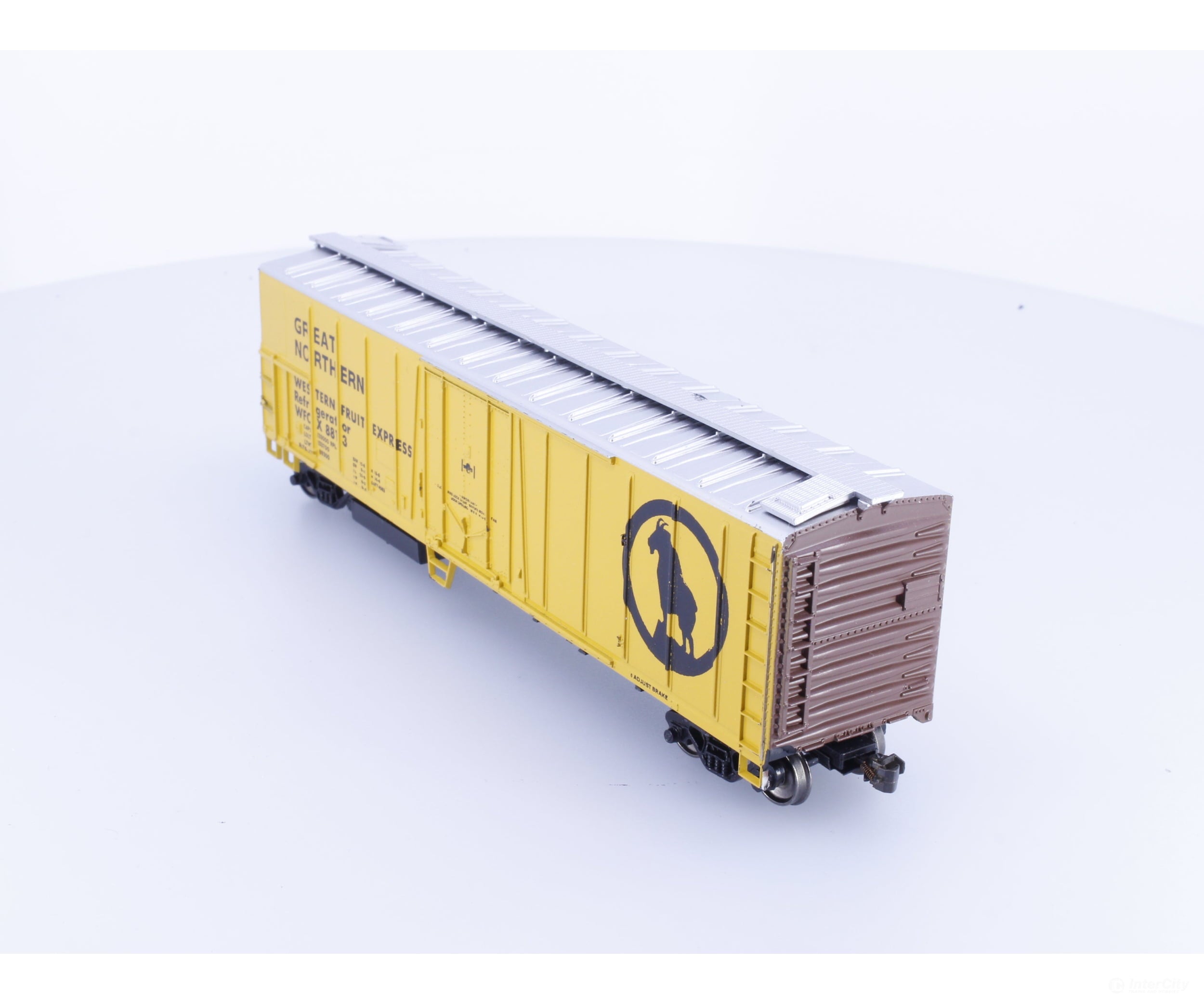 Athearn 1634 HO 50’ Single Door Boxcar Western Fruit Express (WFCX) Great Northern (GN) 8813 - Freight Cars