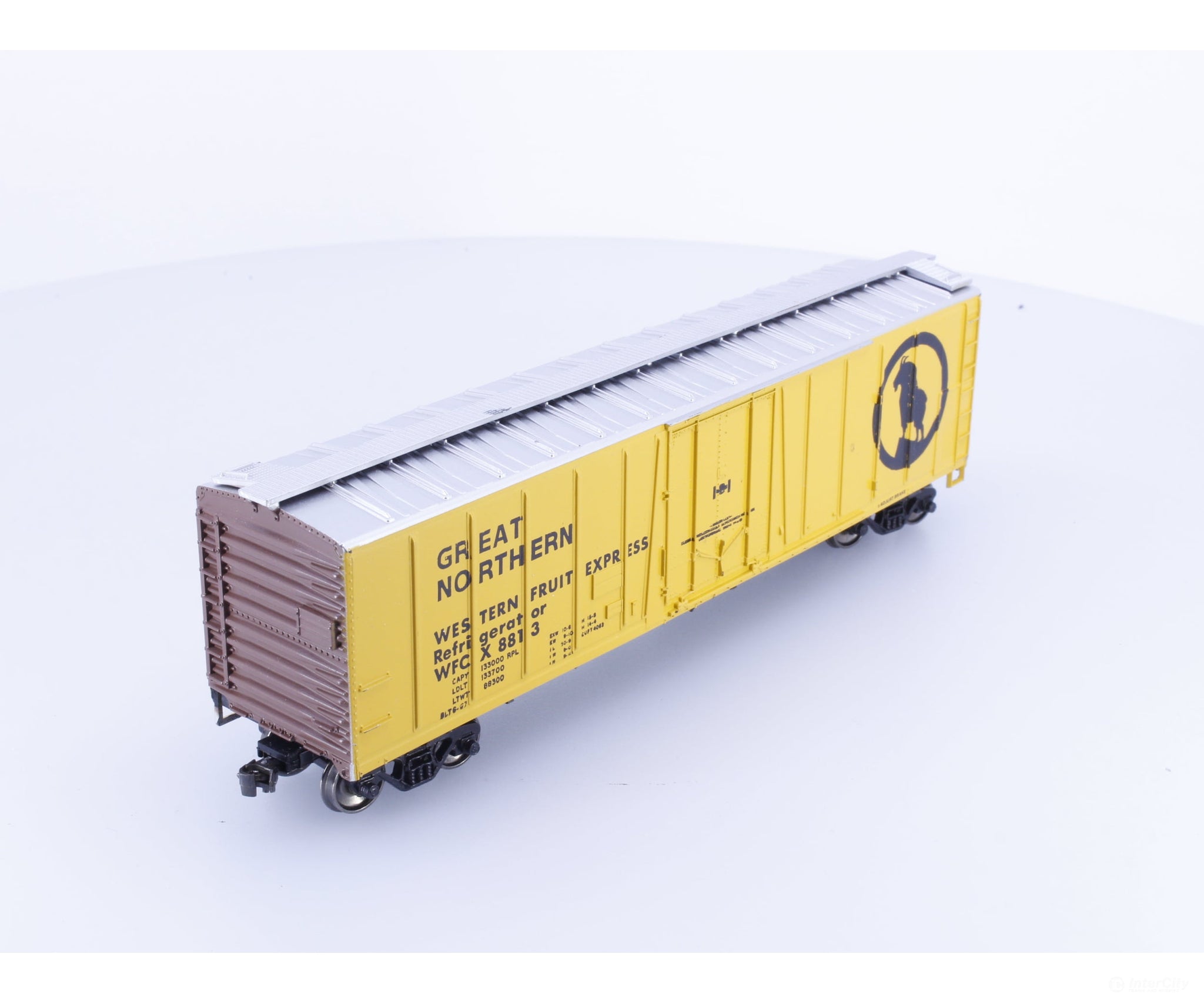 Athearn 1634 HO 50’ Single Door Boxcar Western Fruit Express (WFCX) Great Northern (GN) 8813 - Freight Cars