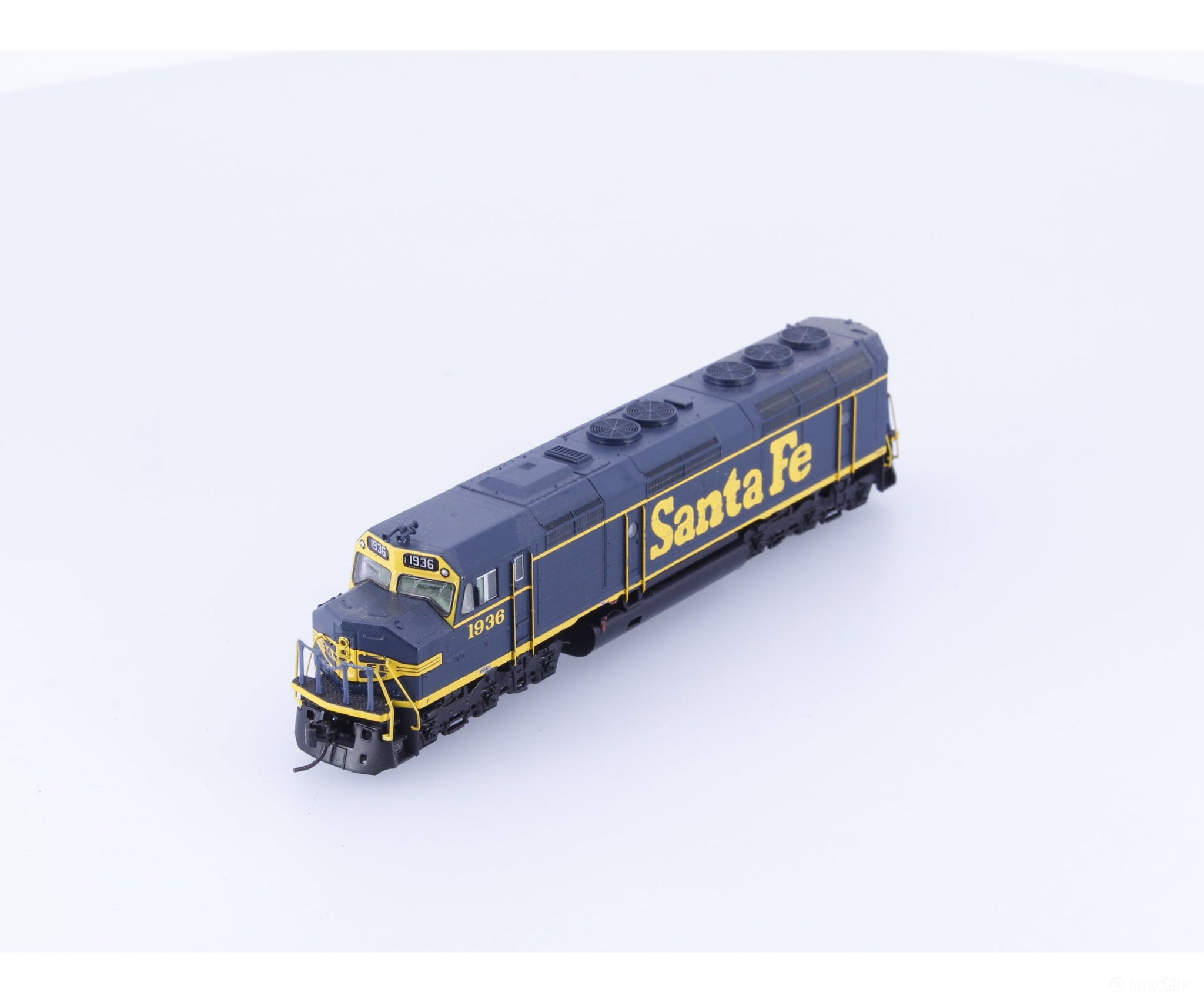 Athearn 16802 N EMD F45 Diesel Locomotive Santa Fe (SF) 1936 Analog DC - Locomotives