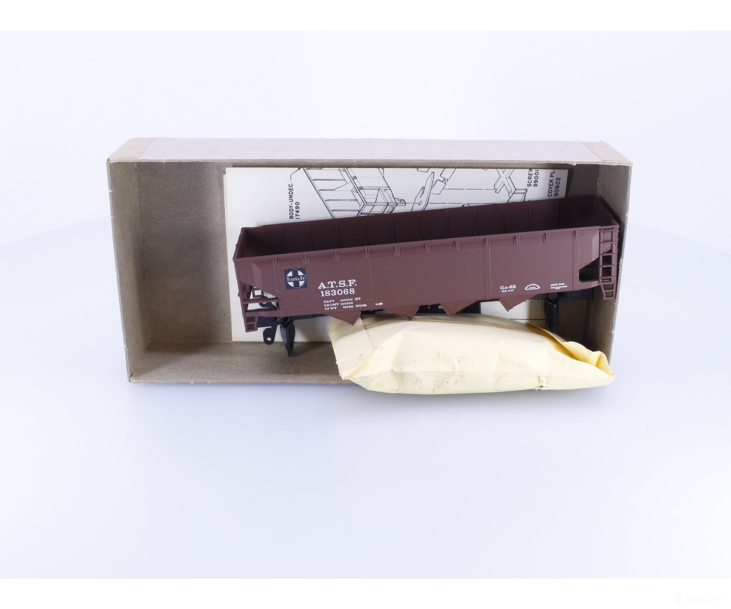 Athearn 1758 HO 4 Bay Hopper Kit Atchison Topeka and Santa Fe (ATSF) 183068 - Freight Cars