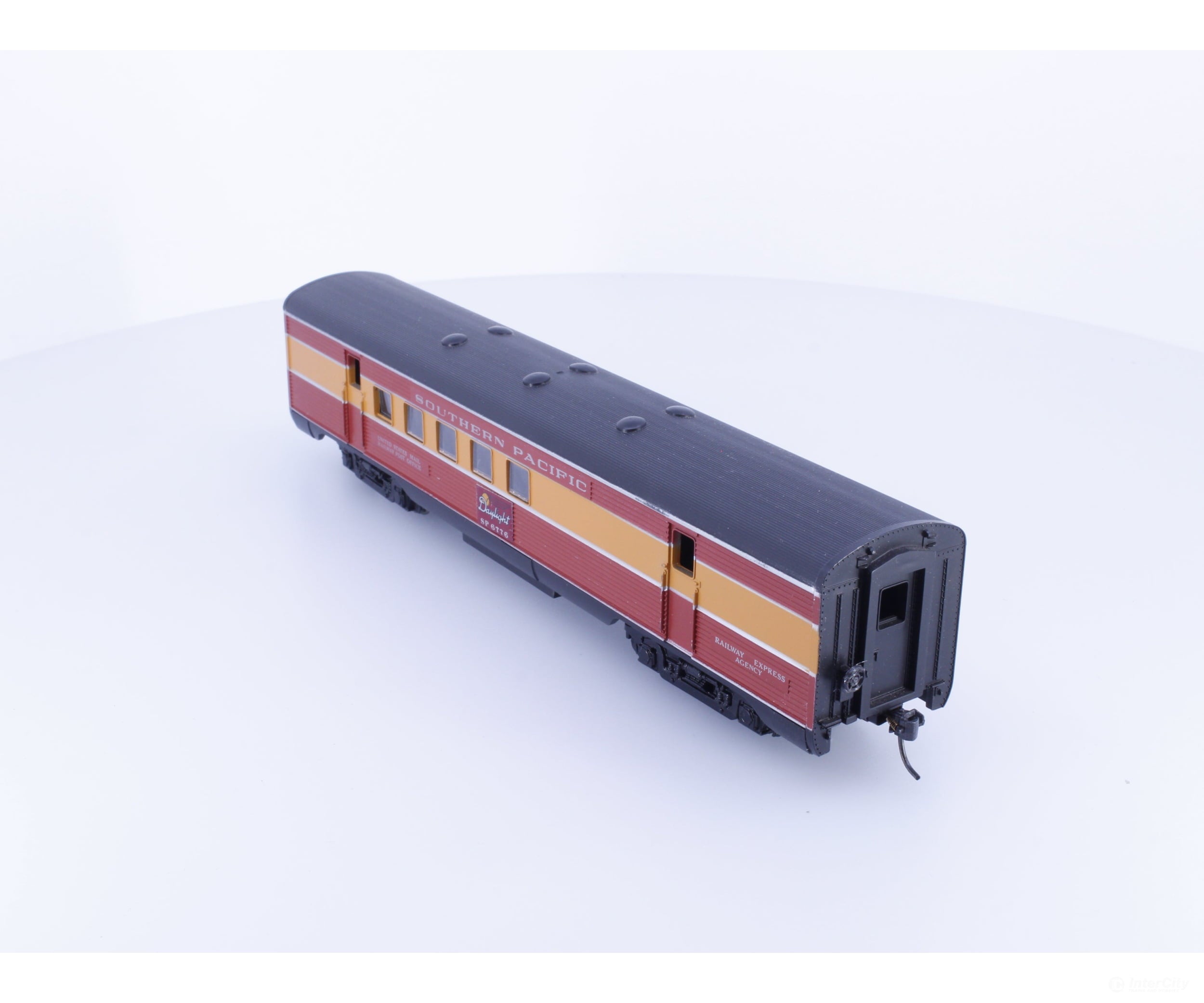 Athearn 1808 HO 60’ Daylight RPO Car Southern Pacific (SP) 6776 Passenger Cars