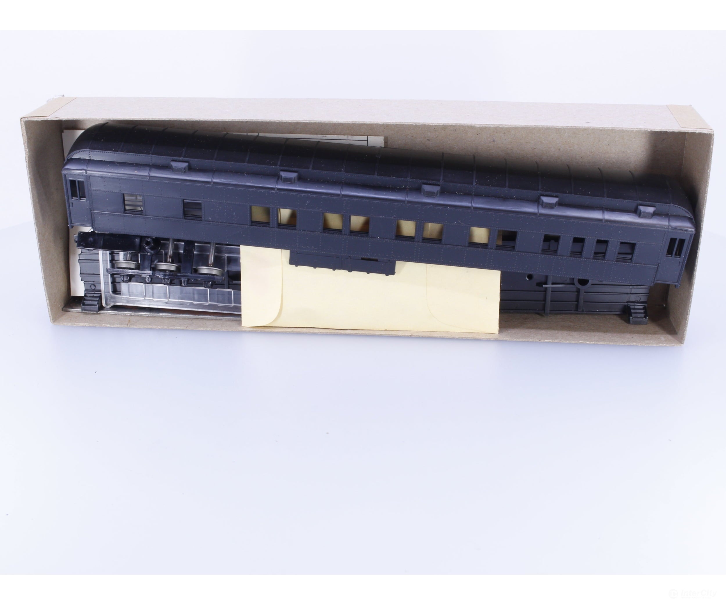 Athearn 1860 HO Standard Pullman Passenger Coach Kit Undecorated - Passenger Cars