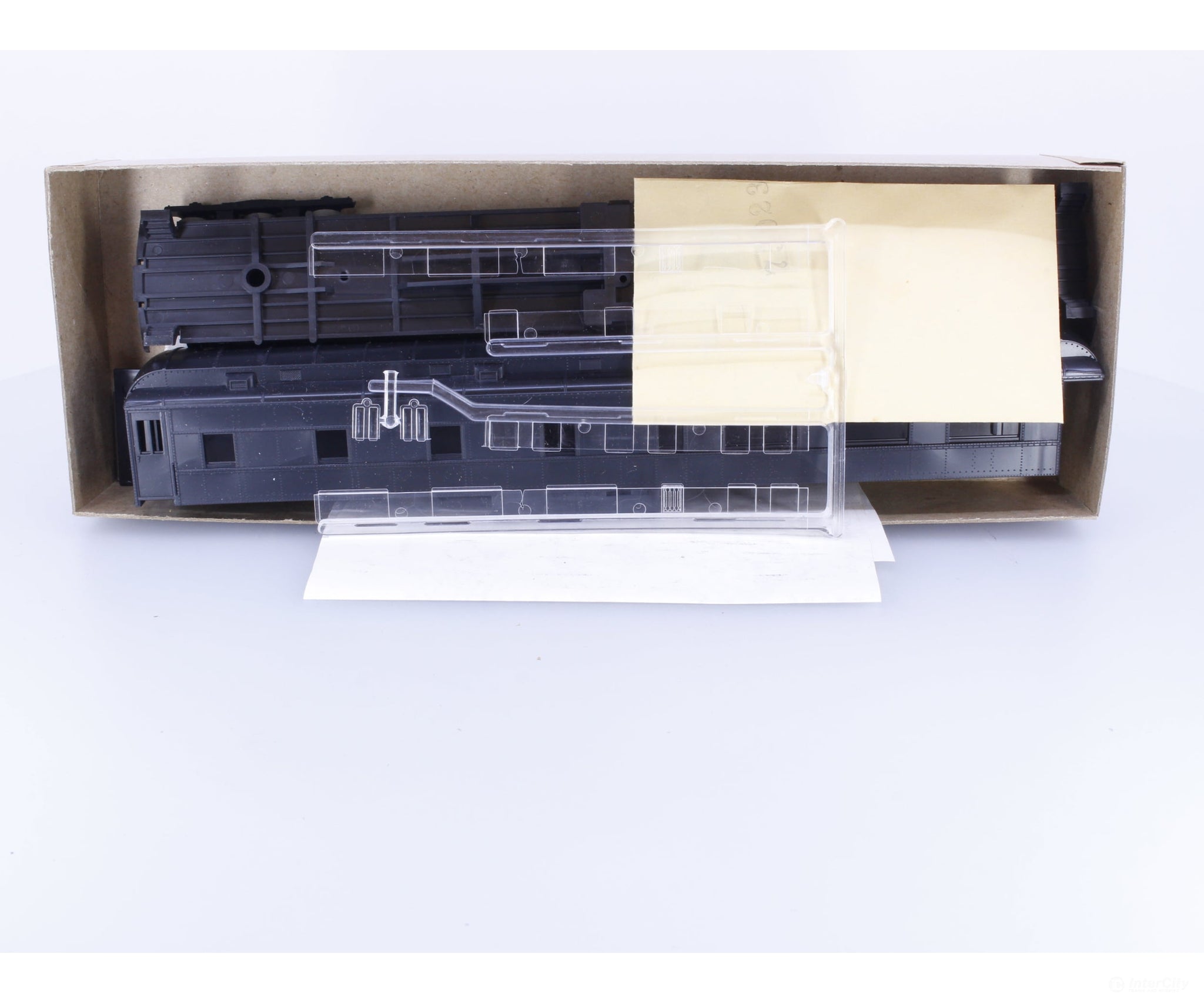 Athearn 1870 HO Standard Observation Passenger Coach Kit Undecorated - Passenger Cars