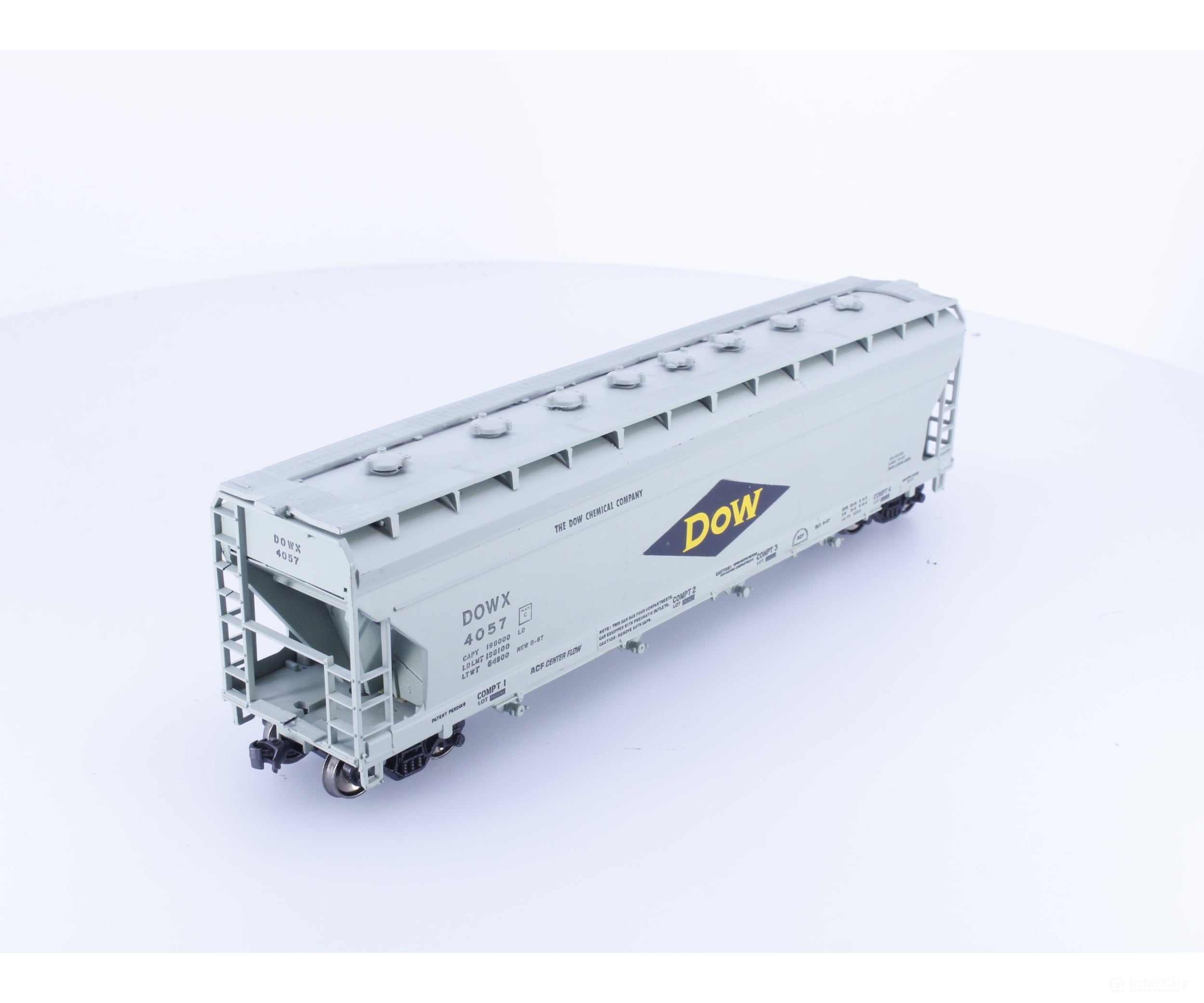 Athearn 1902 HO 55’ Center Flow Hopper Dow Chemical (DOWX) 4057 - Freight Cars