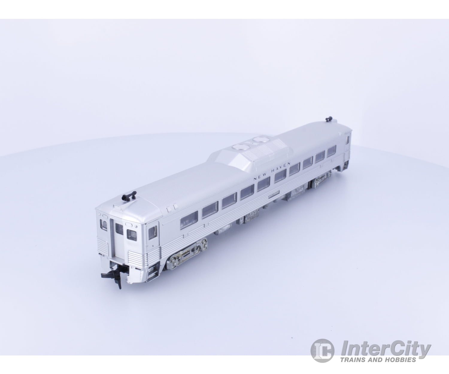 Athearn 2172 HO RDC-1 RTR Powered New York New Haven and Hartford Railroad (NH) Analog DC Locomotives