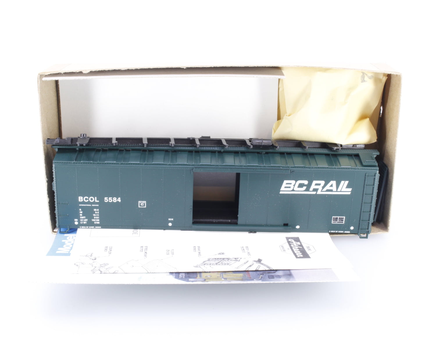 Athearn 2247-2 HO 50’ Steel Single Door Boxcar BC Rail (BCOL) 5584 Freight Cars