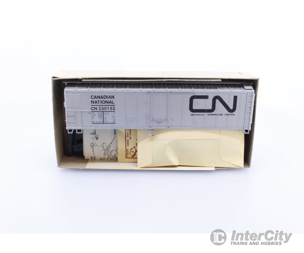 Athearn 241 HO 50’ Mechanical Reefer Kit Canadian National (CN) 235152 Freight Cars