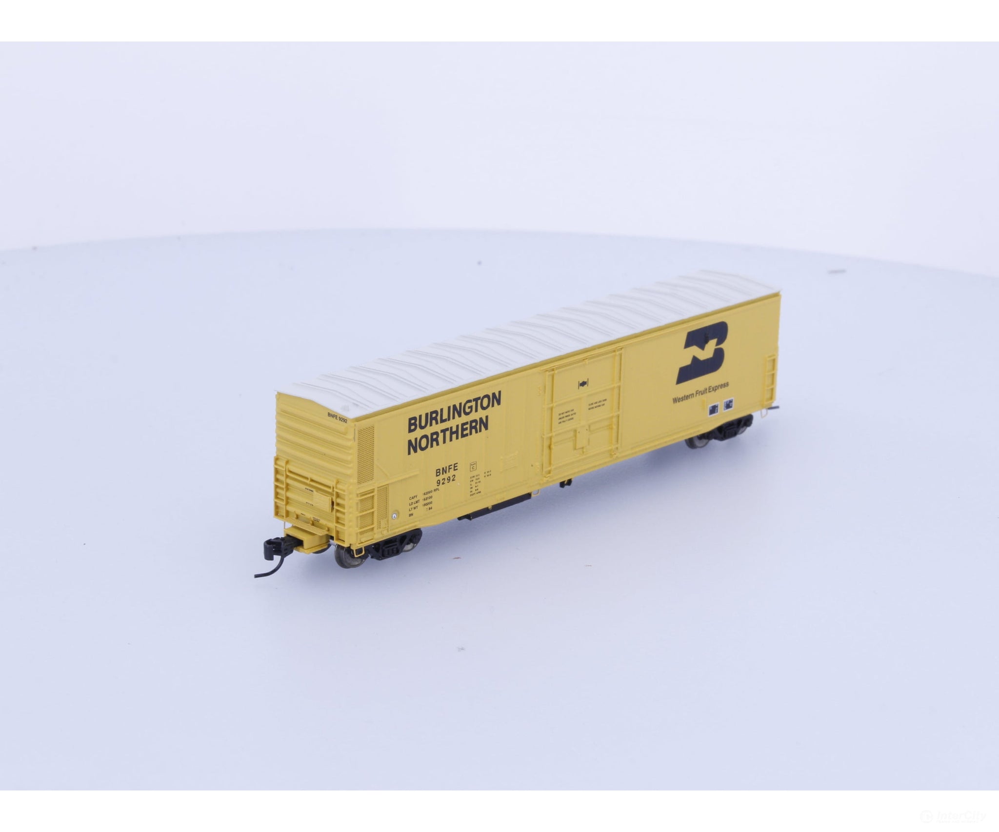 Athearn 24703 N 57’ Mechanical Reefer with Sound Burlington Northern (BN) 9292 Freight Cars