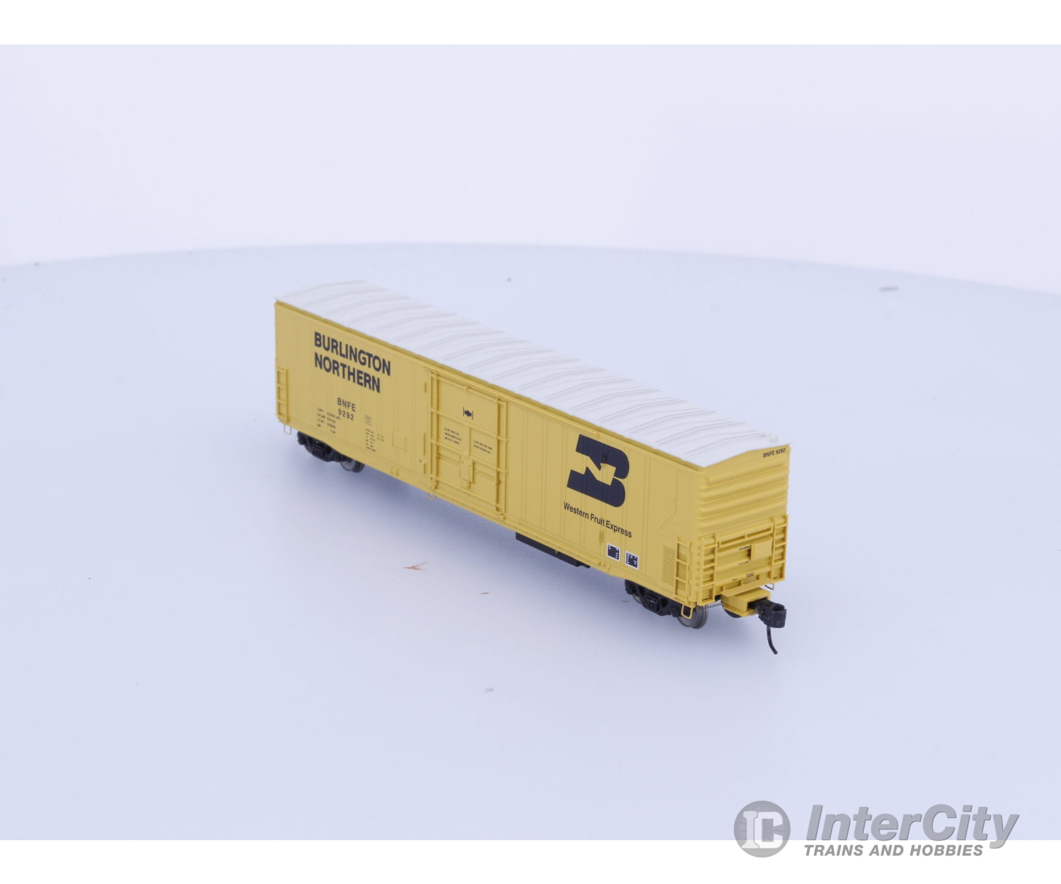 Athearn 24703 N 57’ Mechanical Reefer with Sound Burlington Northern (BN) 9292 Freight Cars