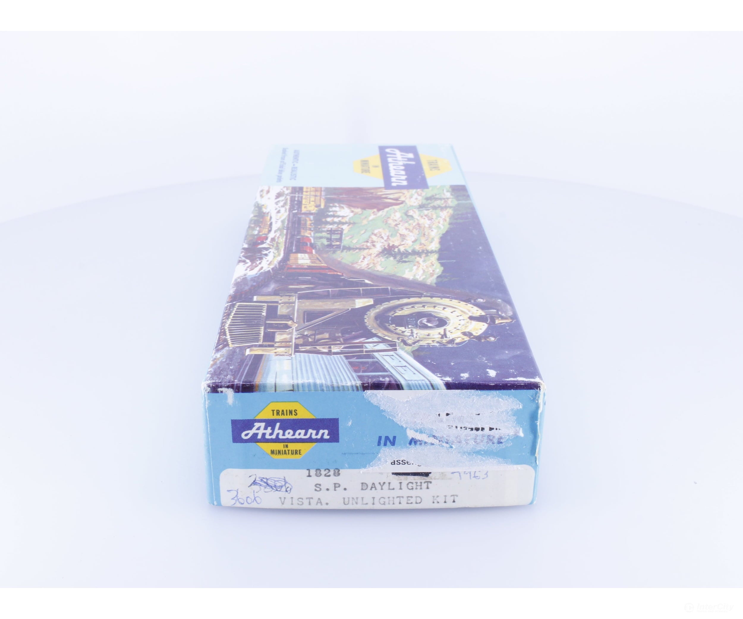 Athearn 29.95 HO 72’ Daylight Vista Dome Unlighted Southern Pacific (SP) 3606 Passenger Cars