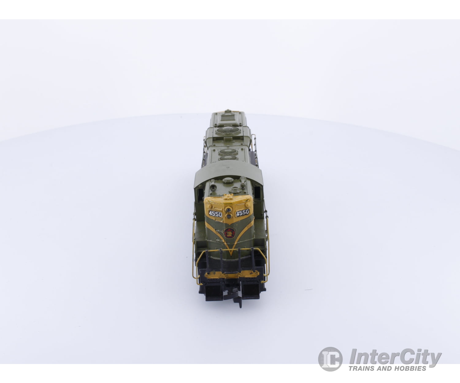 Athearn 3151 HO GP-9 Powered Diesel undec custom paint Central Vermont 4550 Analog DC Locomotives