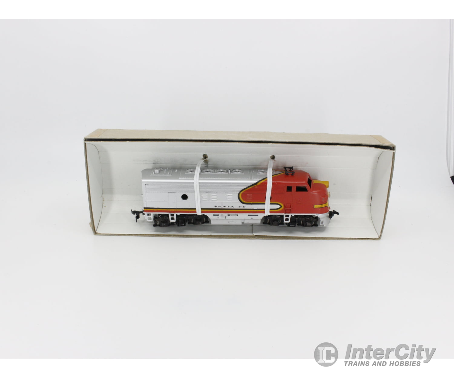 Athearn 3201 Ho F7A Super-Geared Rtr Locomotive Santa Fe (Sf) Analog Dc Locomotives