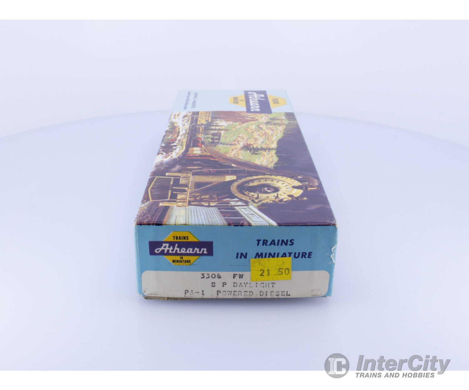 Athearn 3306 HO SP Daylight PA-1 Powered Southern Pacific (SP) Analog DC Locomotives