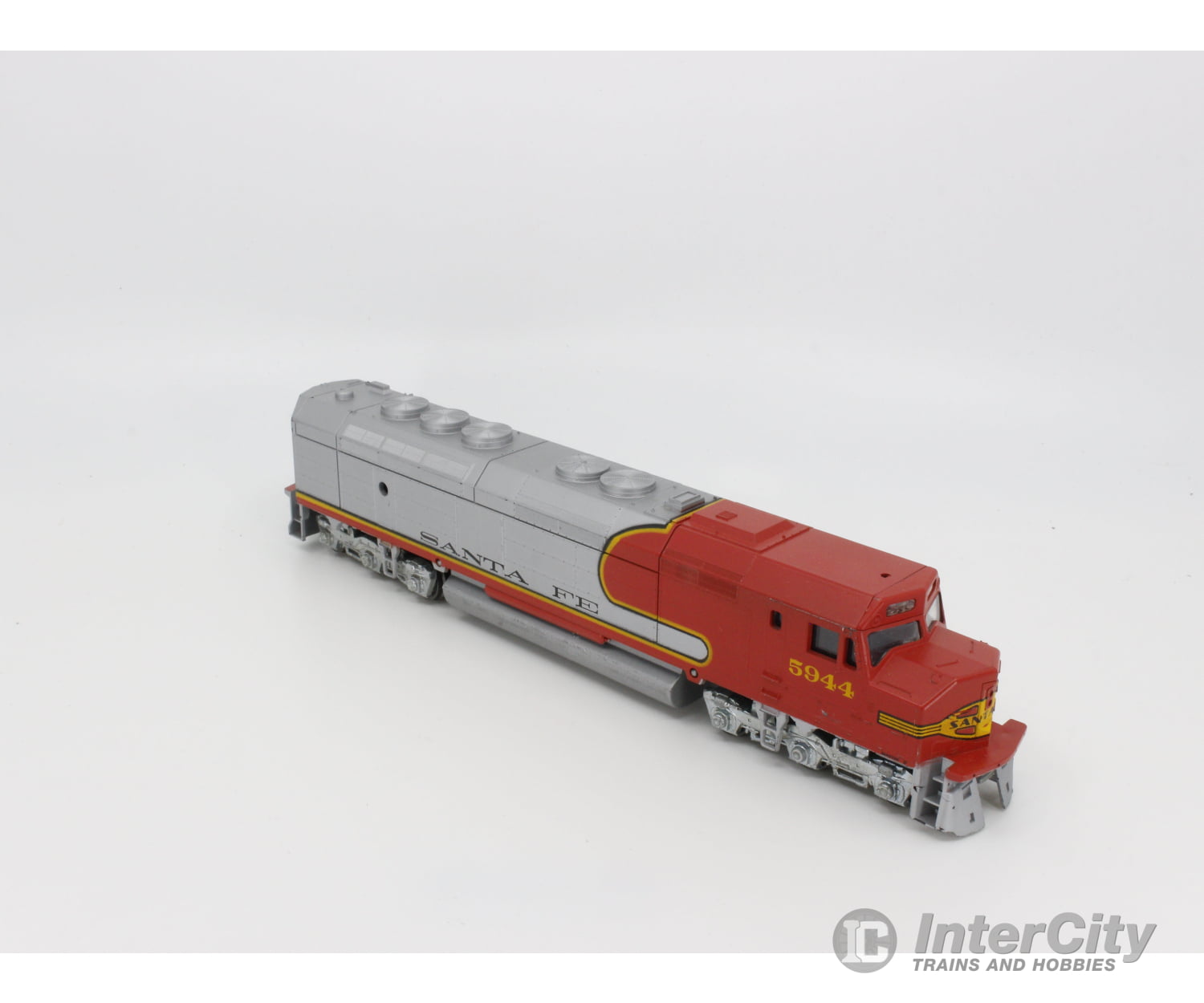 Athearn 3621 Ho Fp45 Powered Rtr Locomotive Atchison Topeka And Santa Fe (Atsf) 5944 Analog Dc