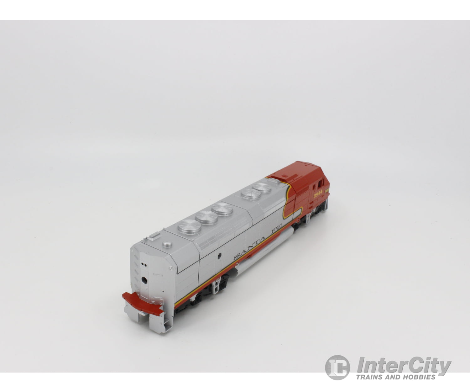 Athearn 3621 Ho Fp45 Powered Rtr Locomotive Santa Fe (Sf) 5944 Analog Dc Locomotives