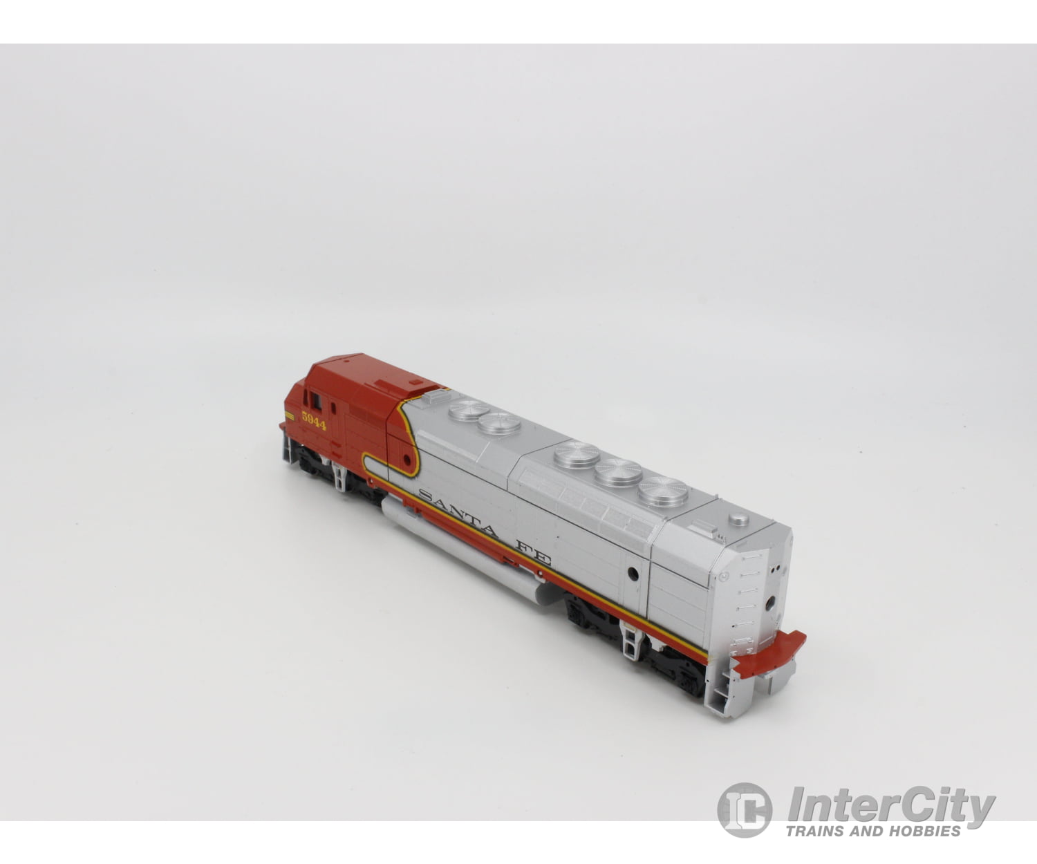 Athearn 3621 Ho Fp45 Powered Rtr Locomotive Santa Fe (Sf) 5944 Analog Dc Locomotives