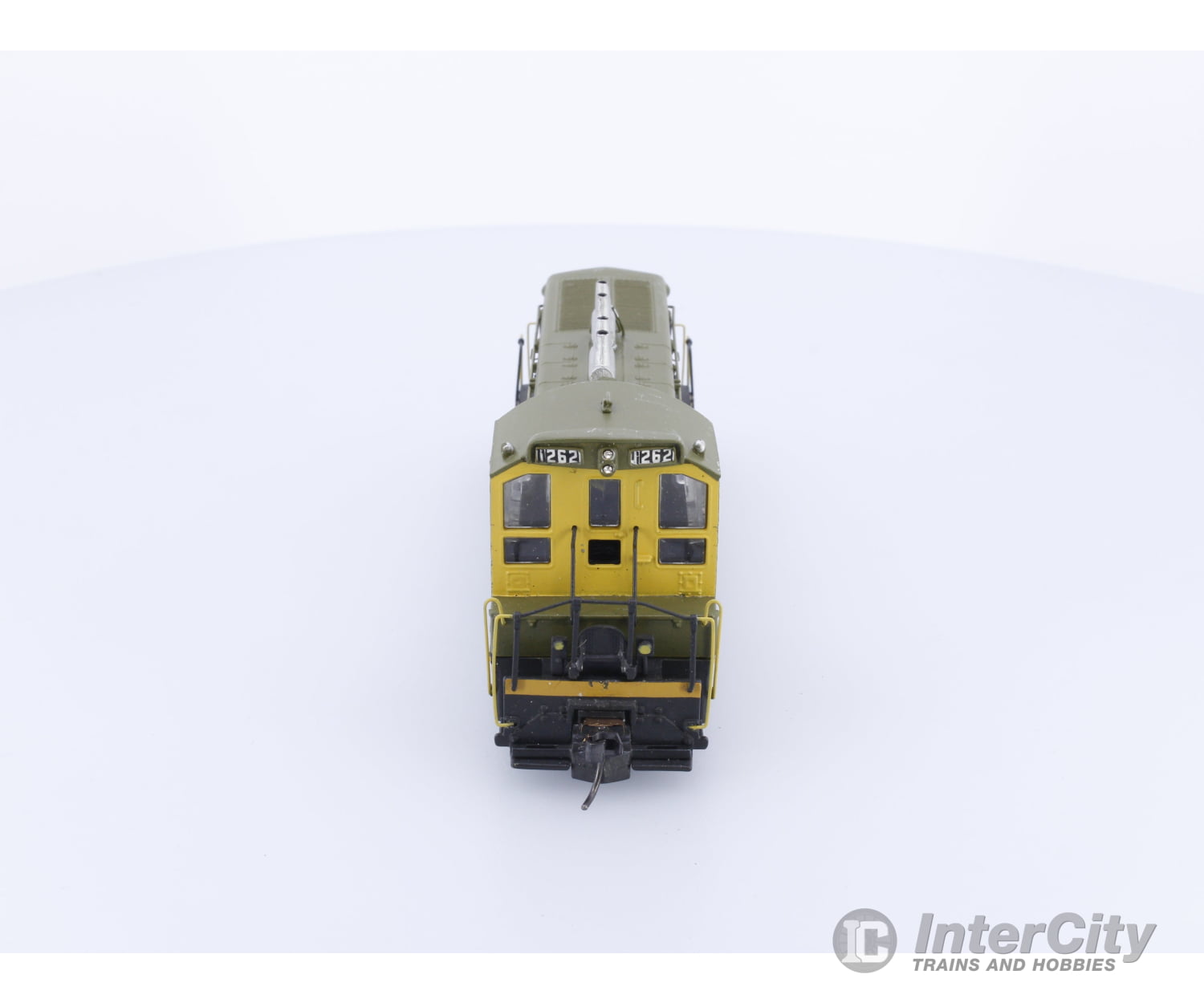 Athearn 41018 HO SW1200 Painted Canadian National (CN) 1262 Analog DC Locomotives
