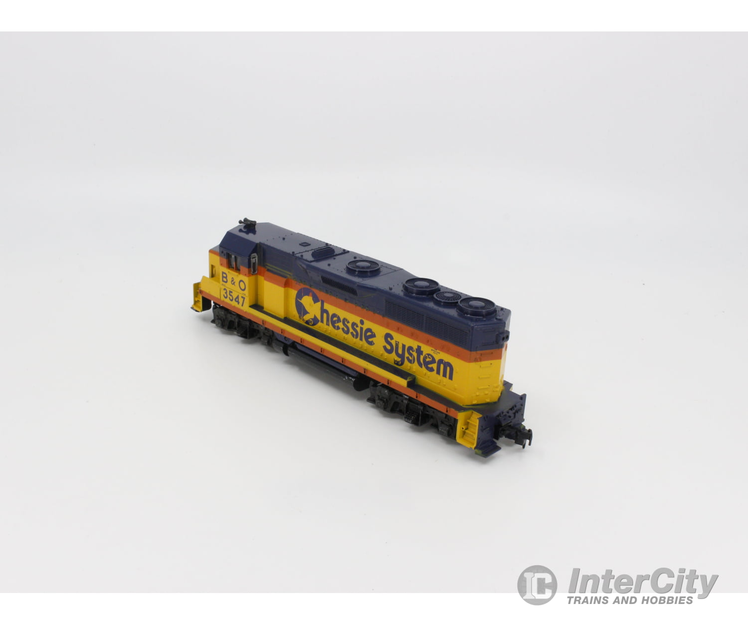 Athearn 4208 Ho Gp-35 Pwd Locomotive (Painted As Chessie System) 3547 Analog Dc Locomotives