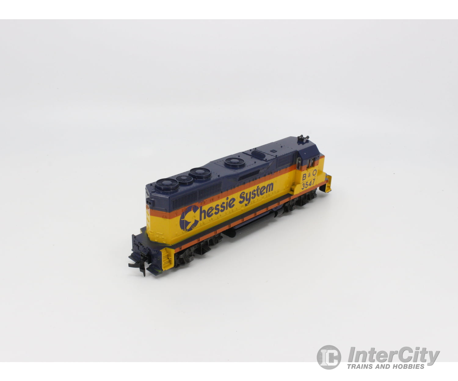 Athearn 4208 Ho Gp-35 Pwd Locomotive (Painted As Chessie System) 3547 Analog Dc Locomotives